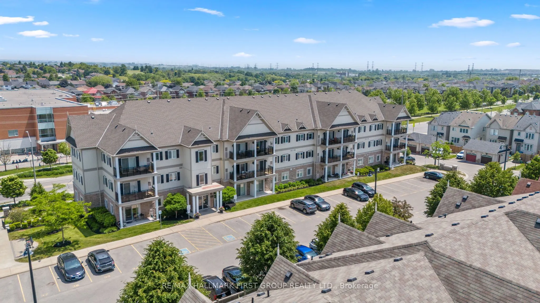 1 Sidney Lane, #203