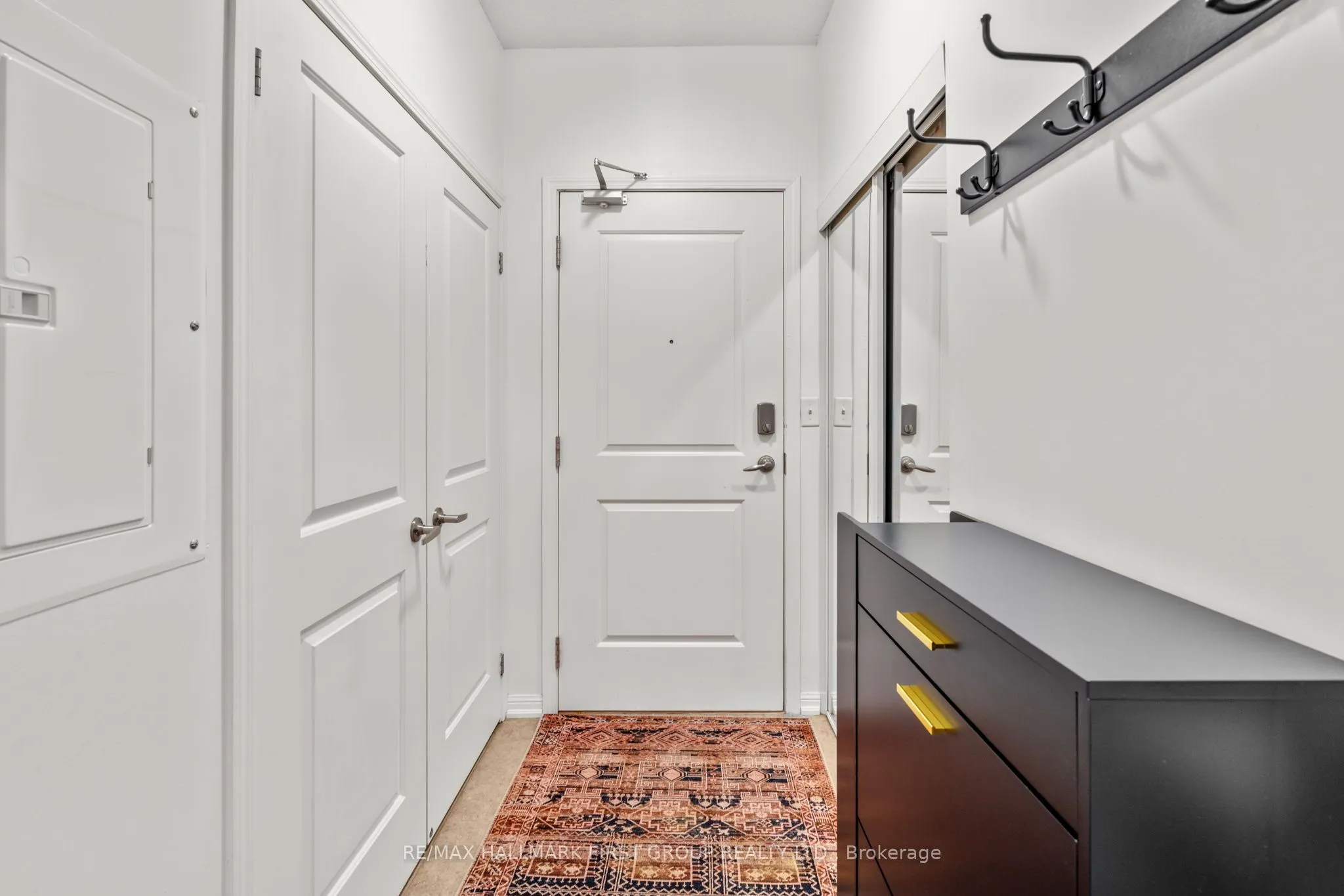 1 Sidney Lane, #203