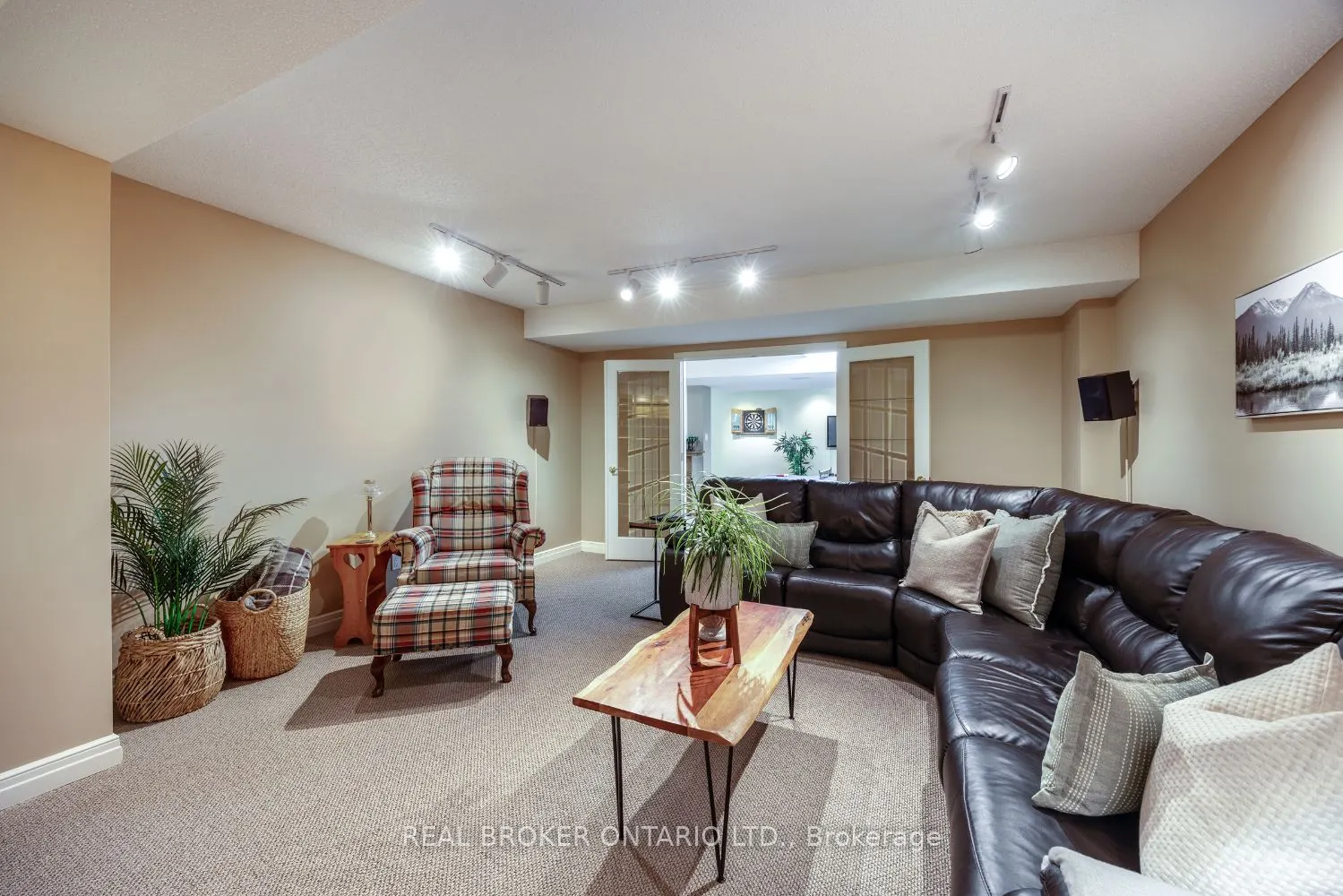 24 Worthington Drive