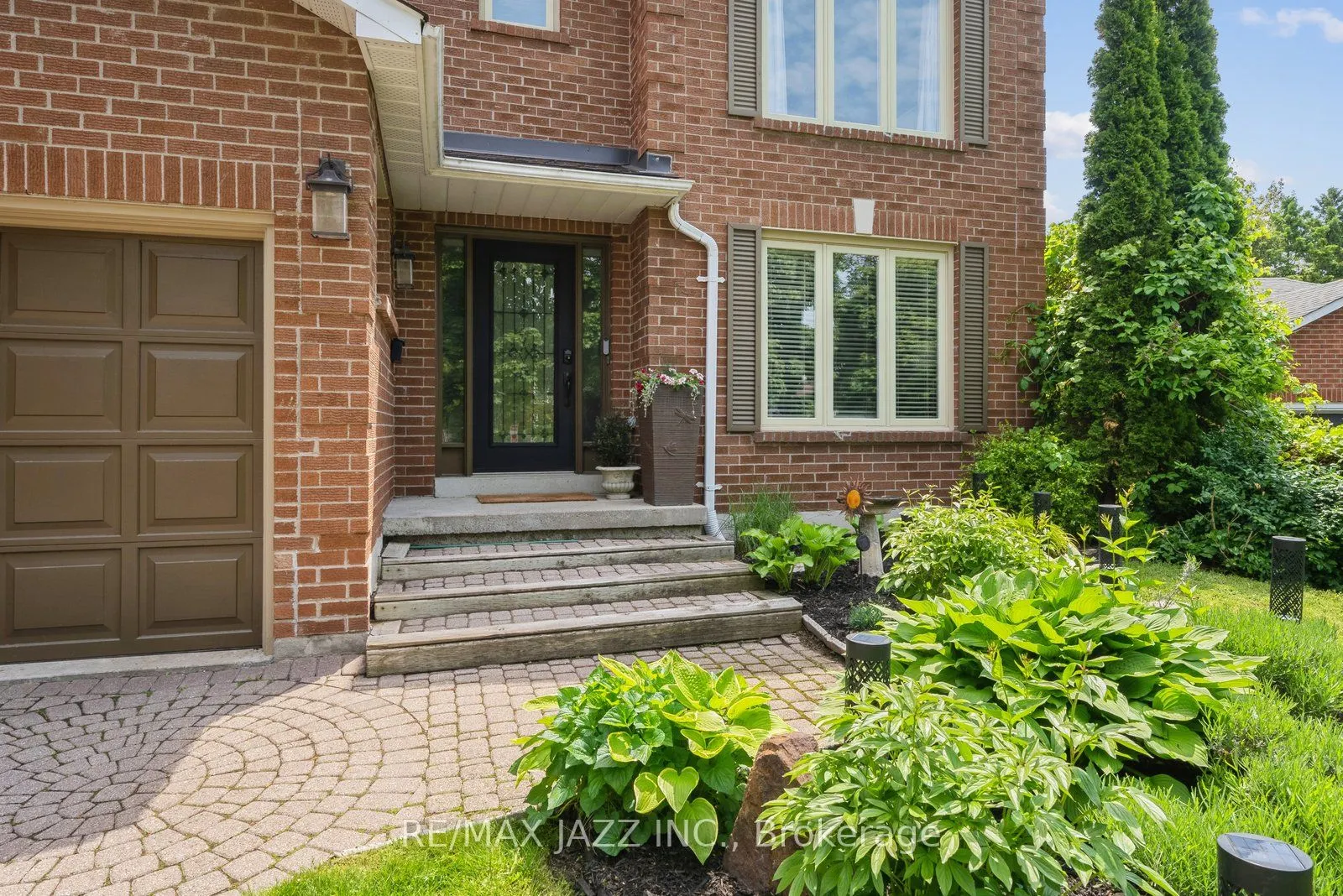 19 Valleycrest Drive