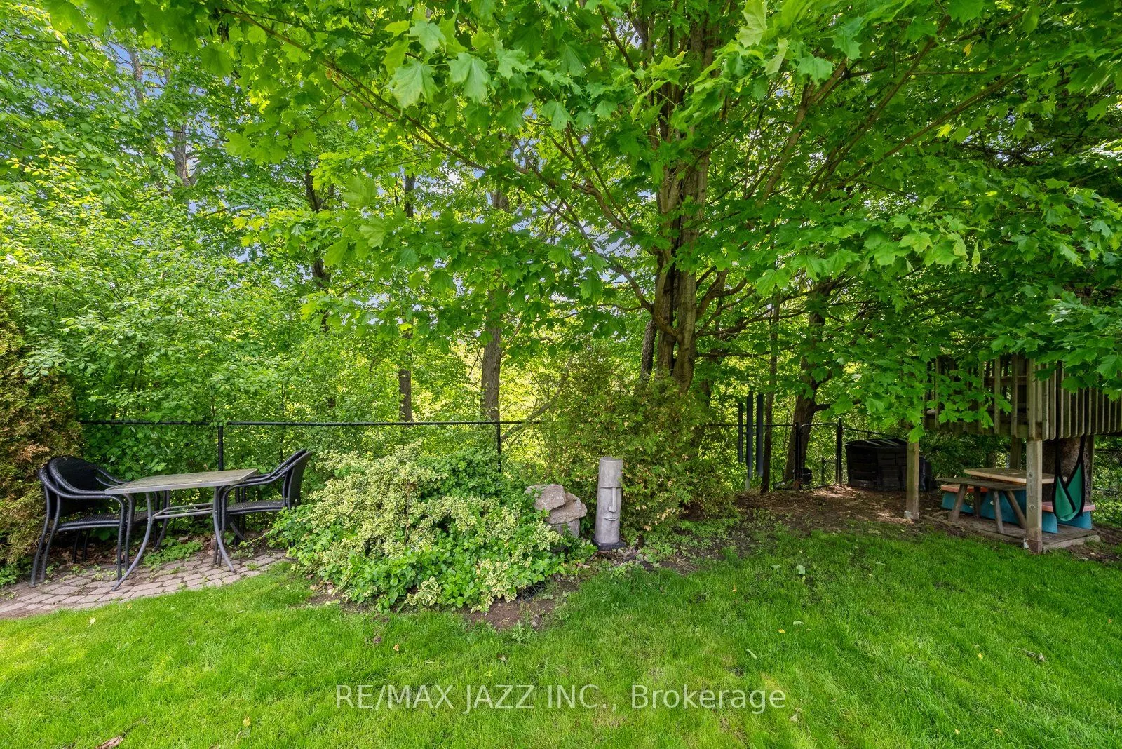 19 Valleycrest Drive