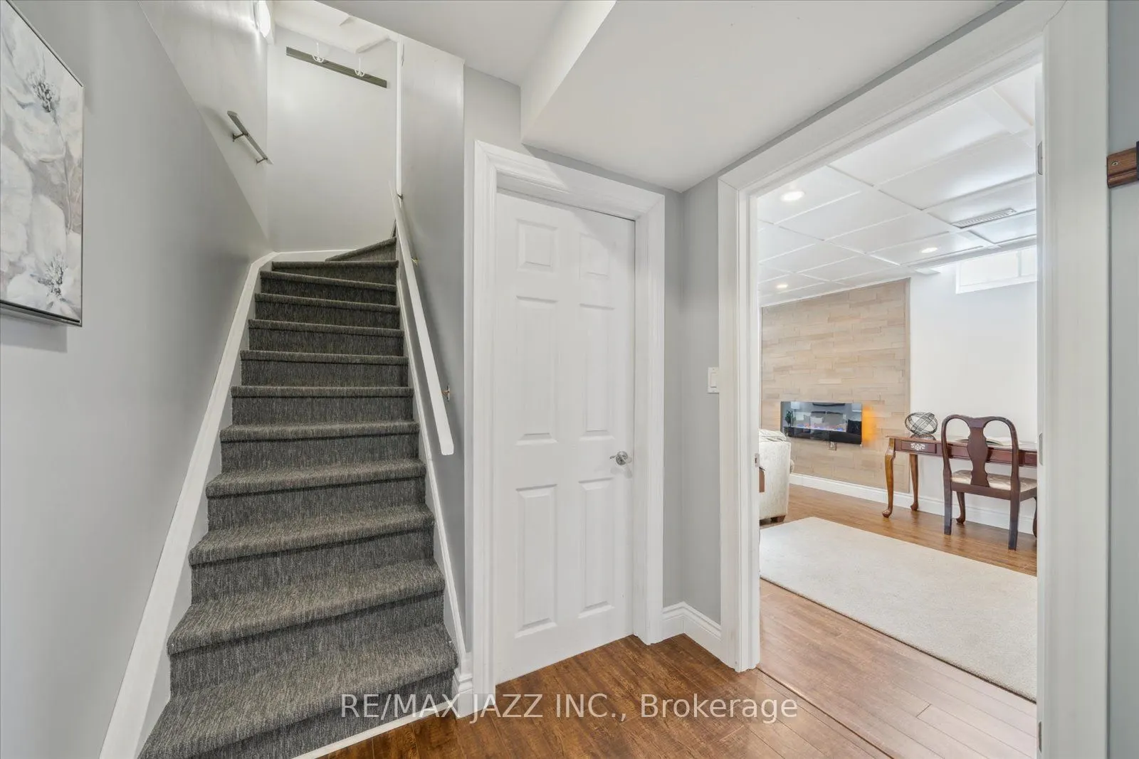 19 Valleycrest Drive