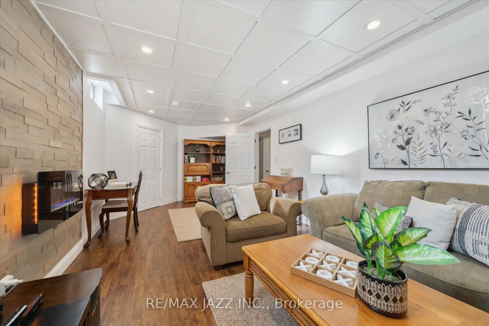 19 Valleycrest Drive