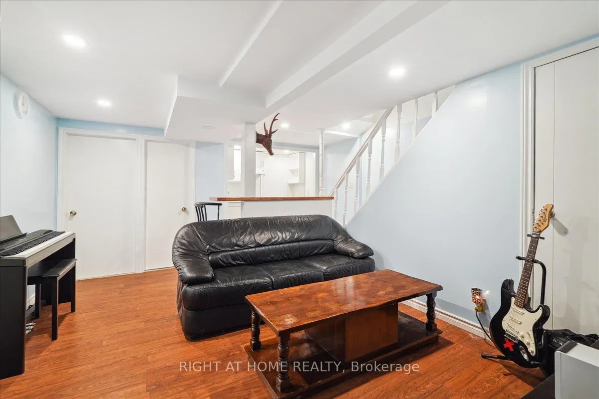 48 Ardgowan Crescent