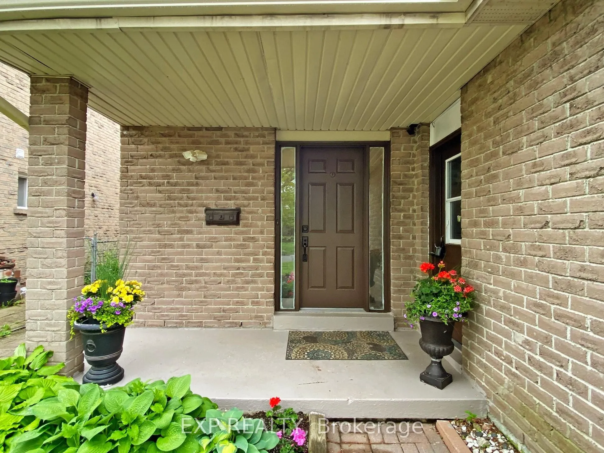 19 Kenscott Road