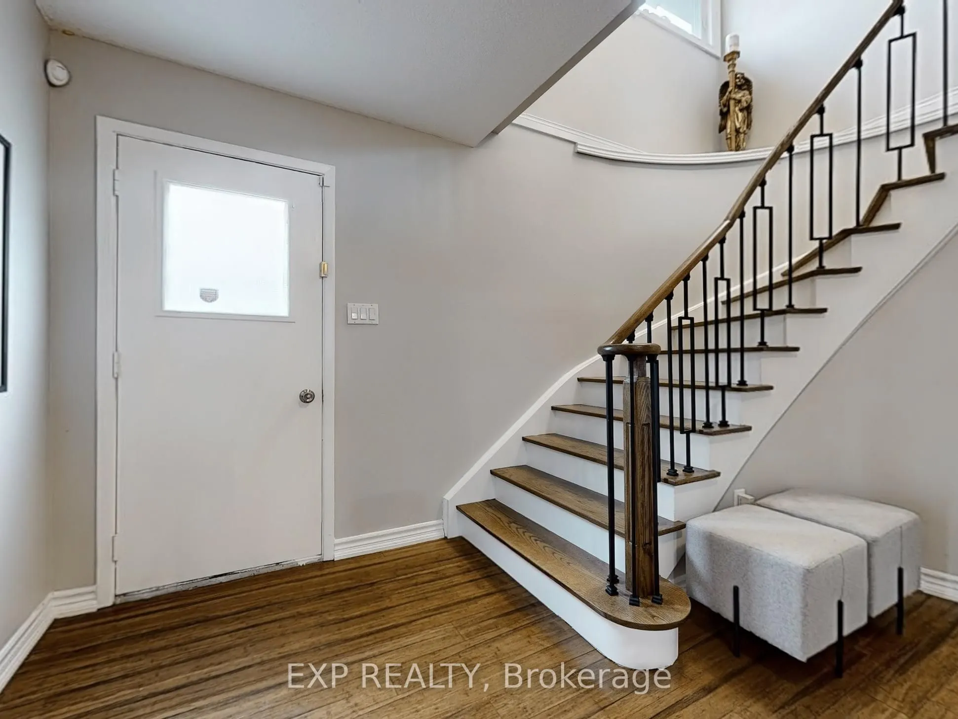 19 Kenscott Road