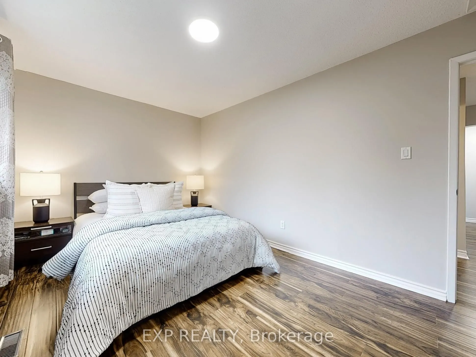 19 Kenscott Road