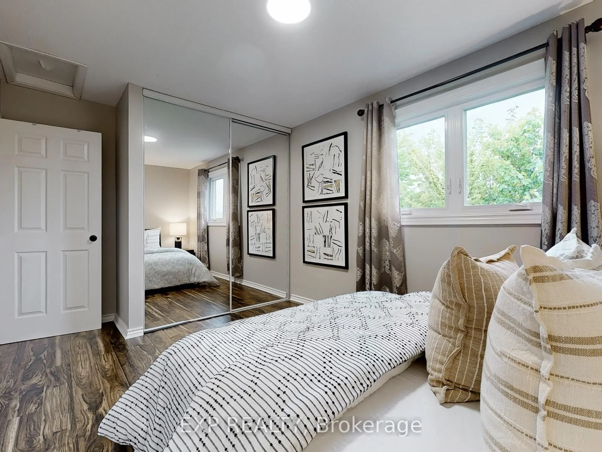 19 Kenscott Road