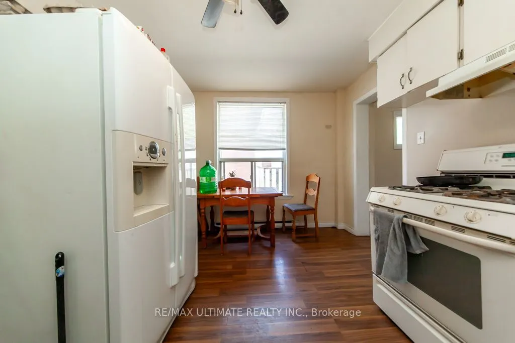 128 Elgin Street E
