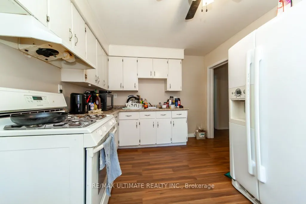 128 Elgin Street E