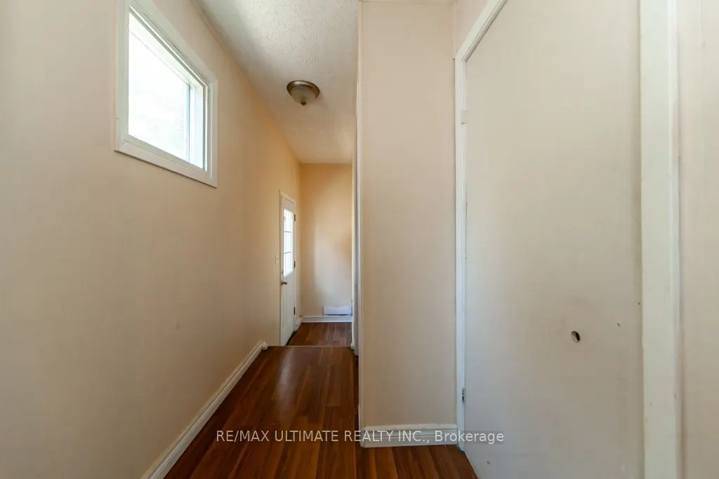 128 Elgin Street E