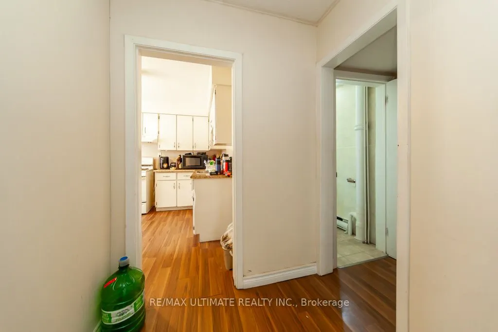 128 Elgin Street E