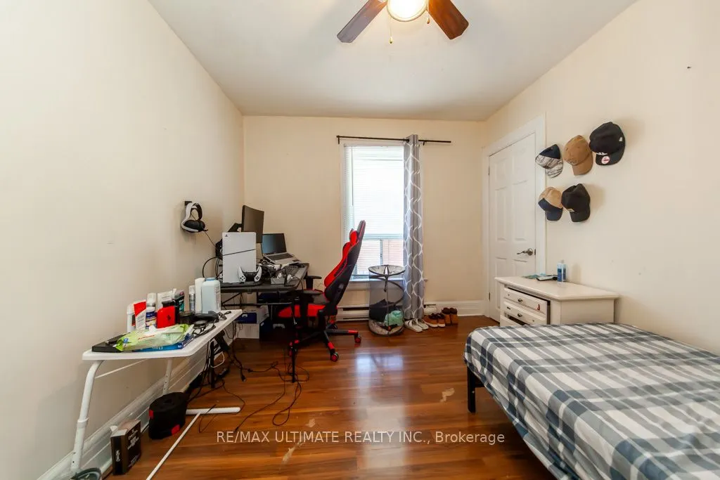 128 Elgin Street E