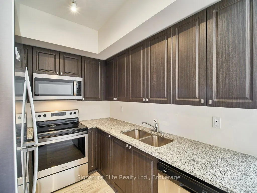 515 Kingbird Grove, #303