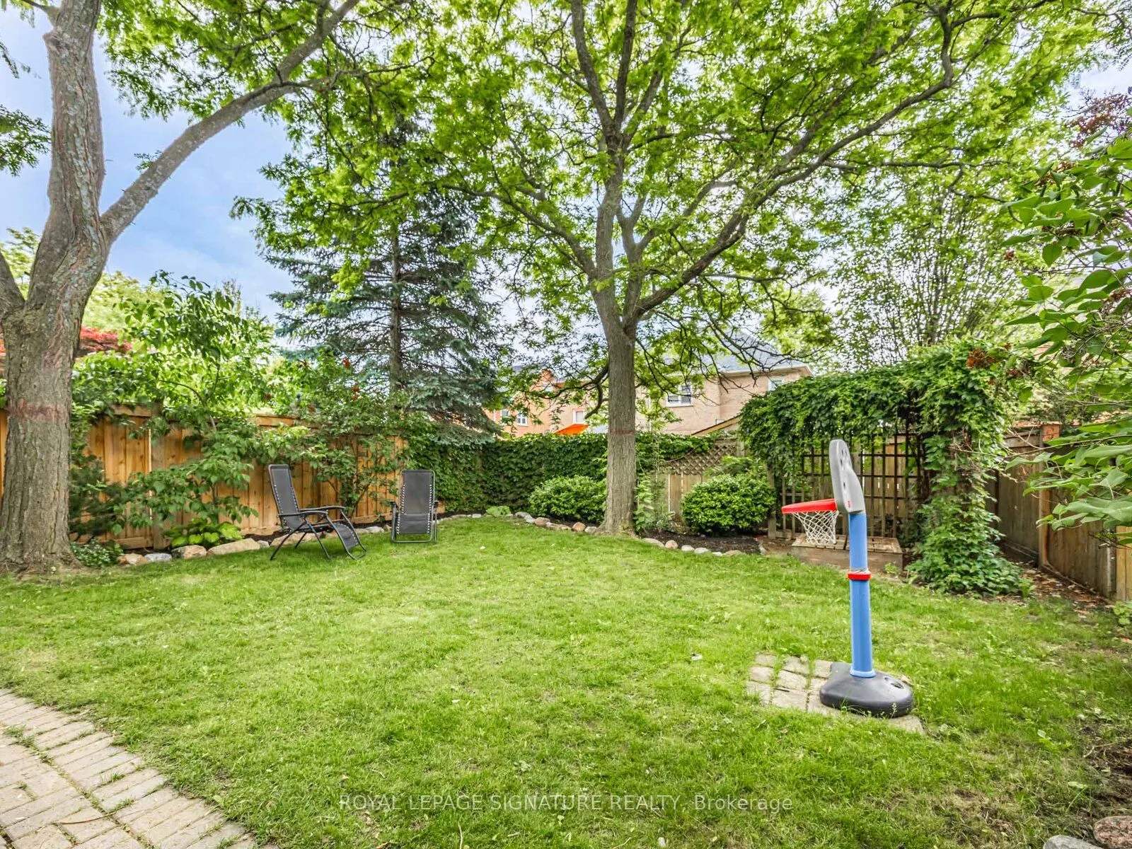 7 Knox Crescent