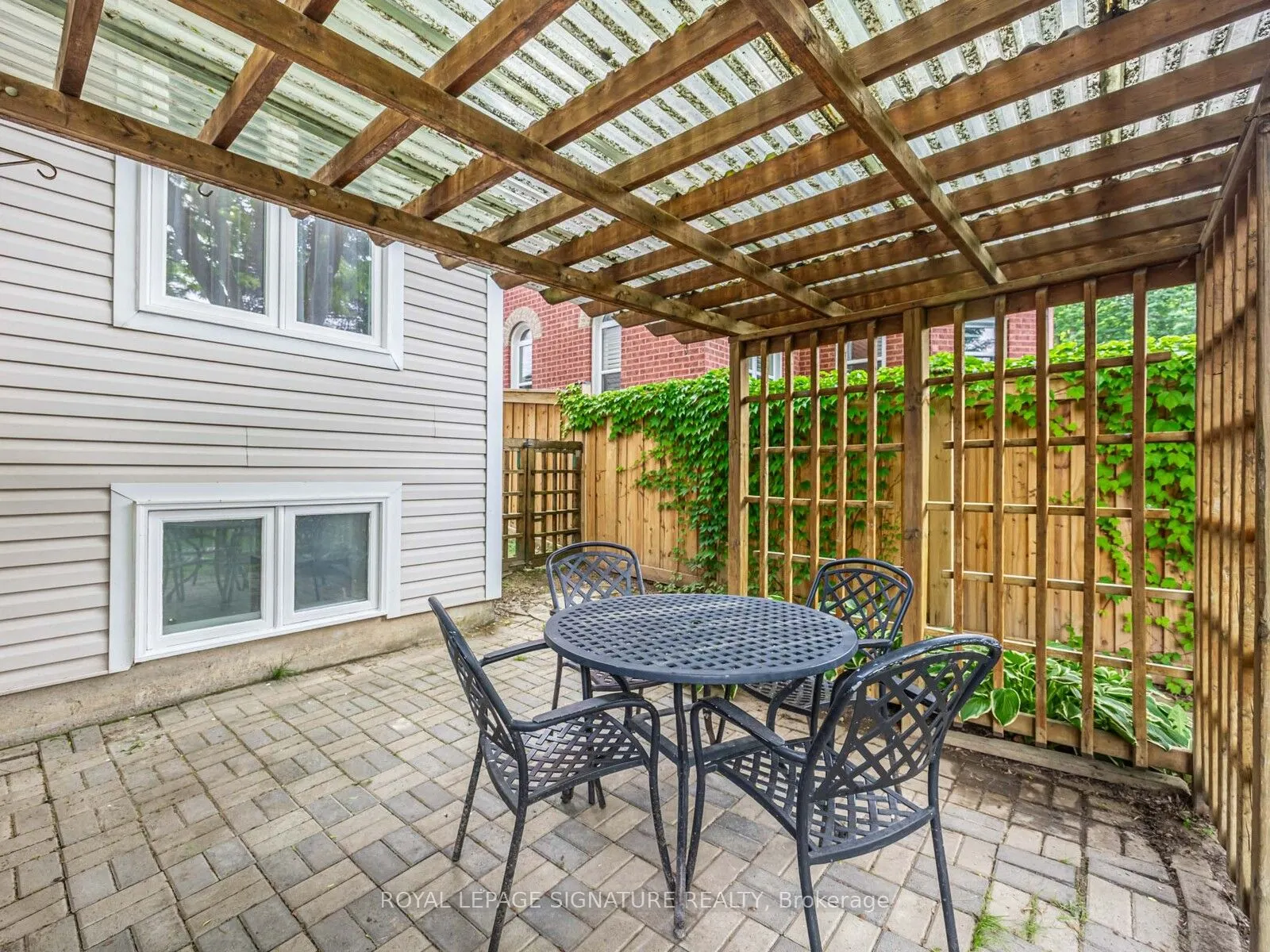 7 Knox Crescent