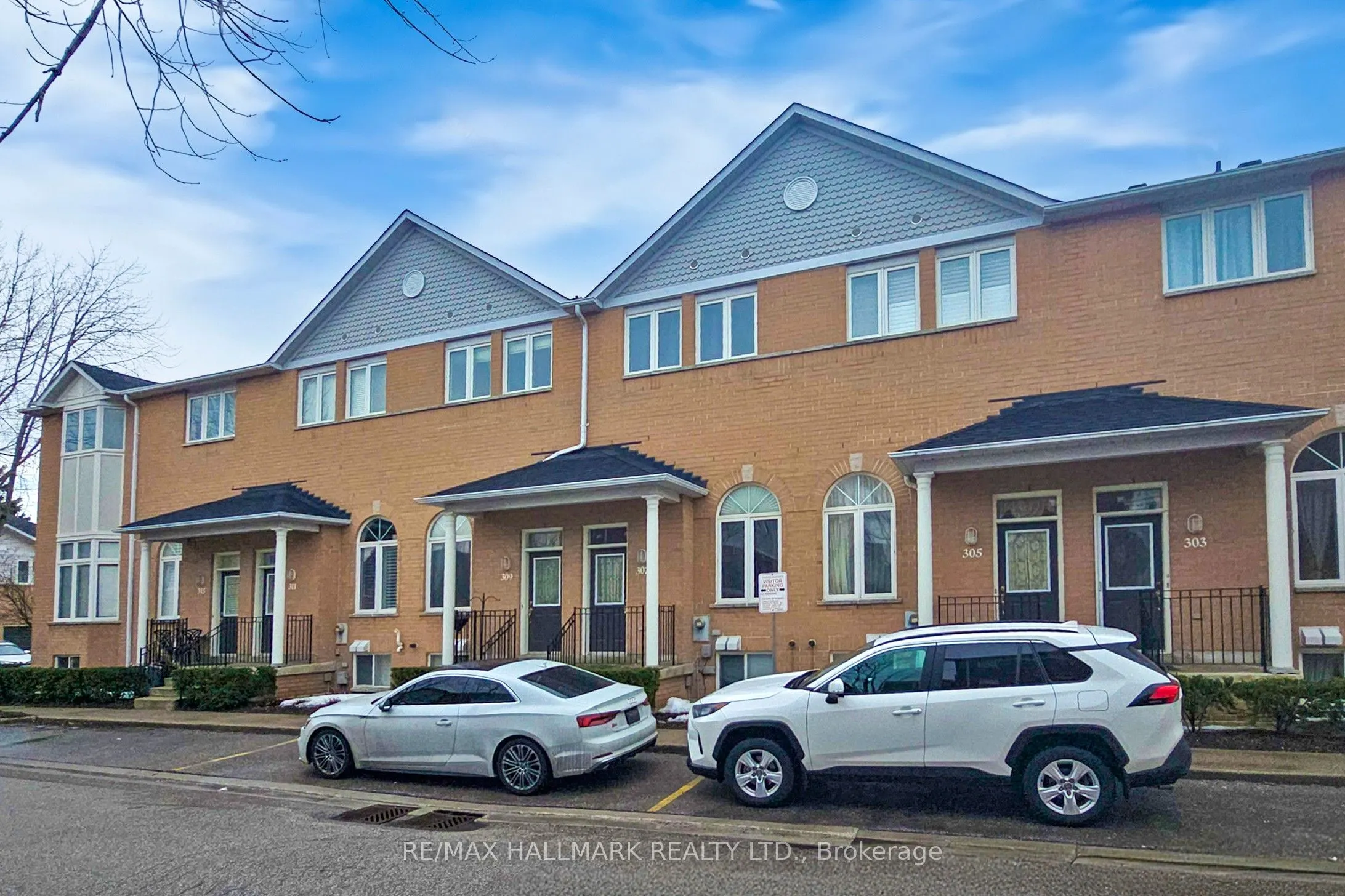 83 Mondeo Drive, #307