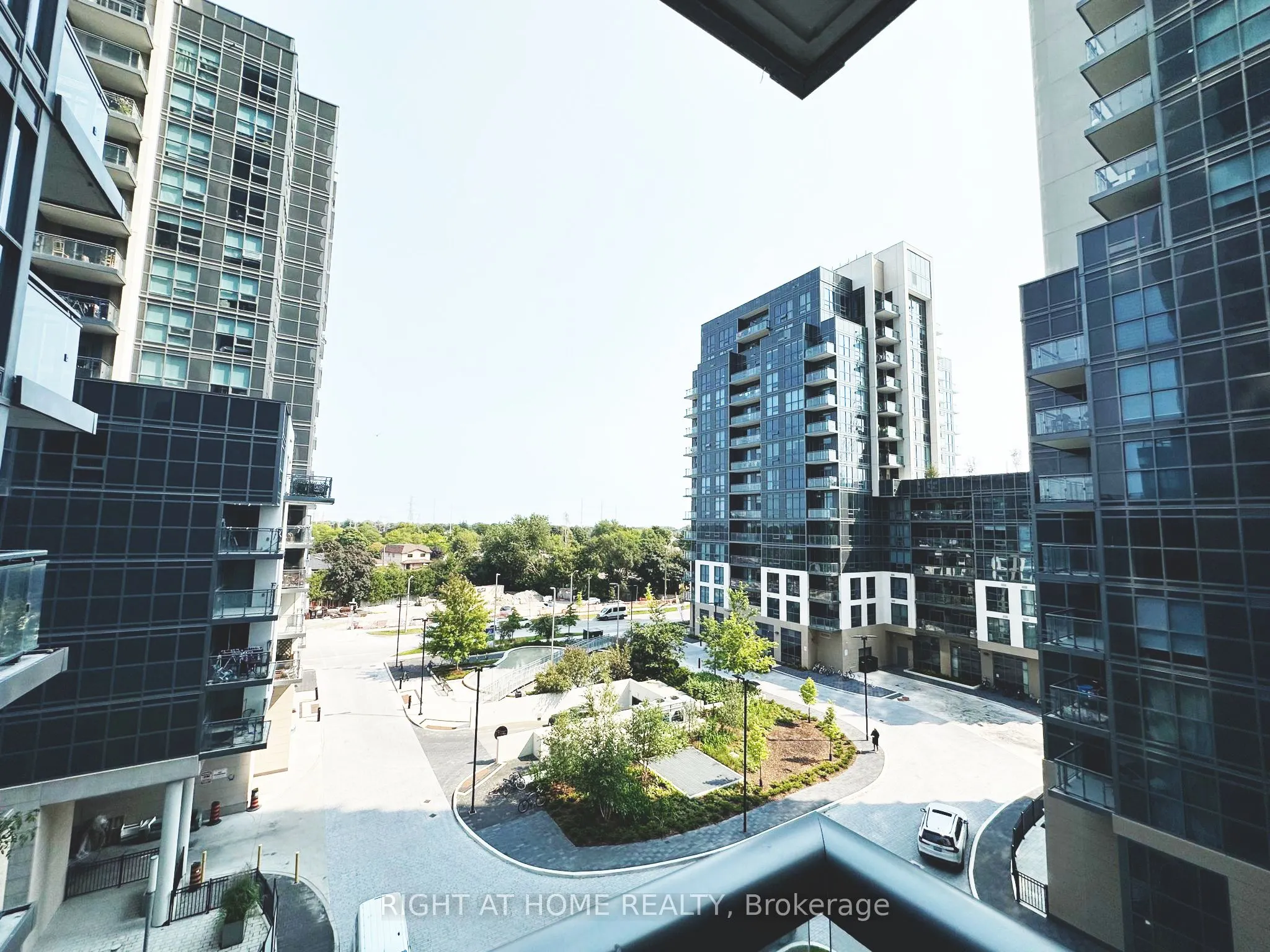 30 Meadowglen Place, #501