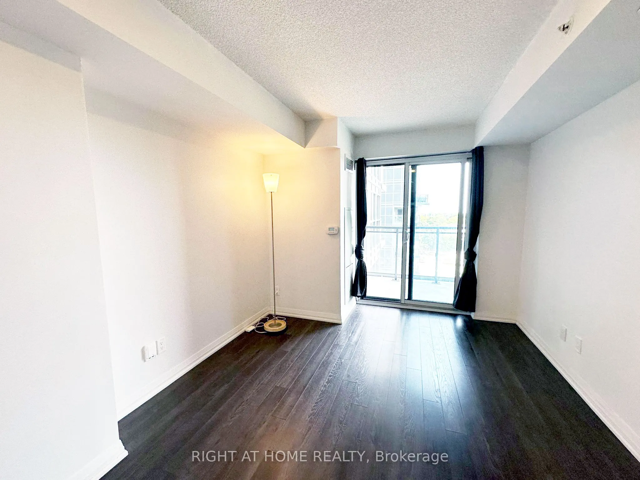 30 Meadowglen Place, #501