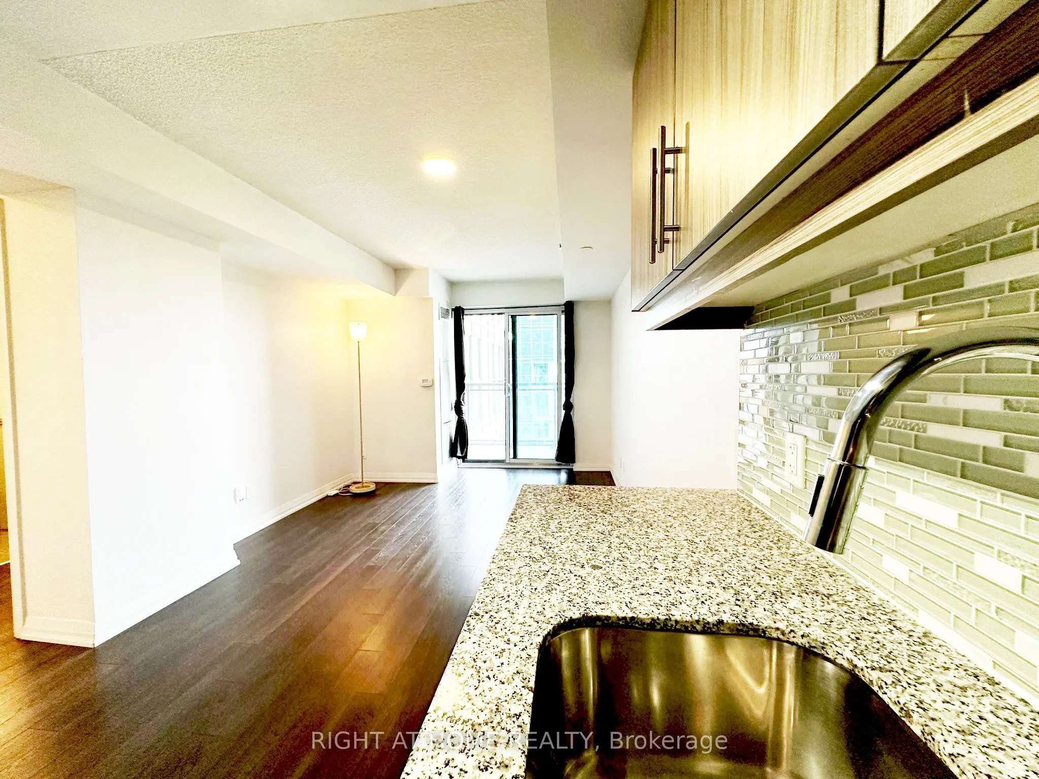 30 Meadowglen Place, #501