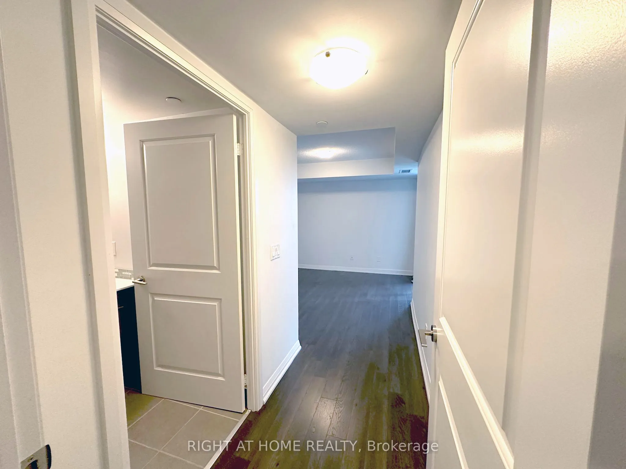 30 Meadowglen Place, #501