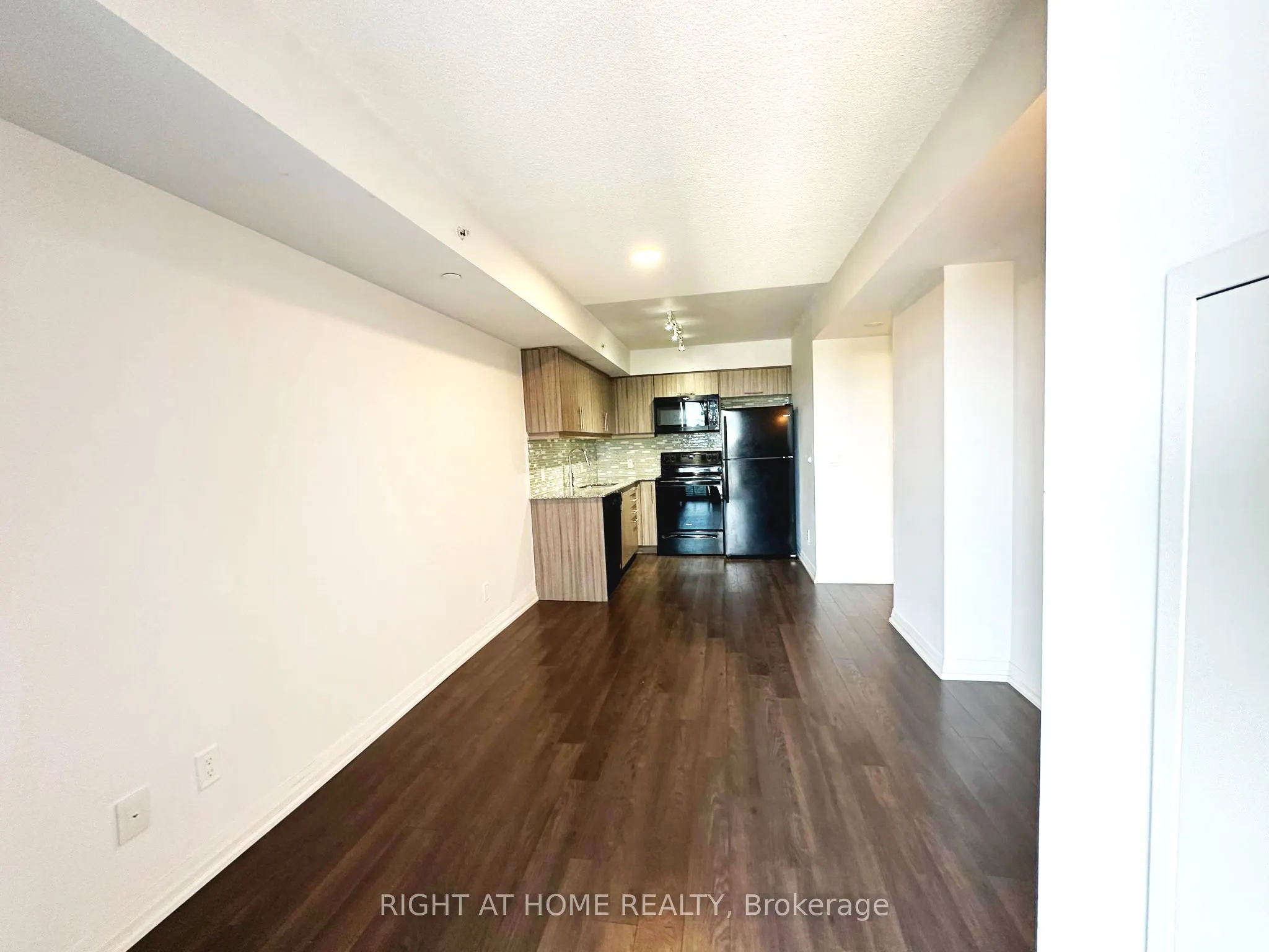 30 Meadowglen Place, #501