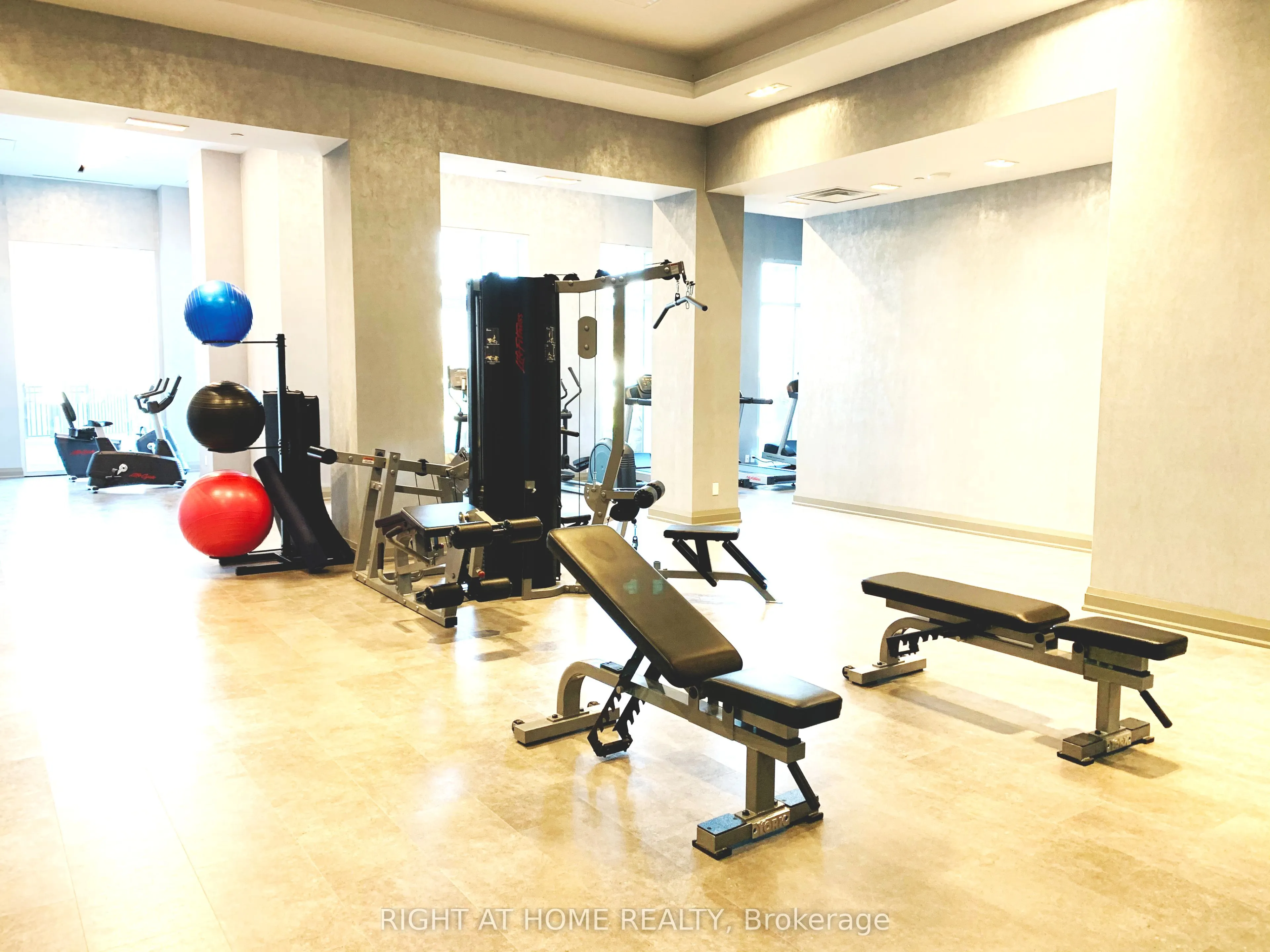 30 Meadowglen Place, #501