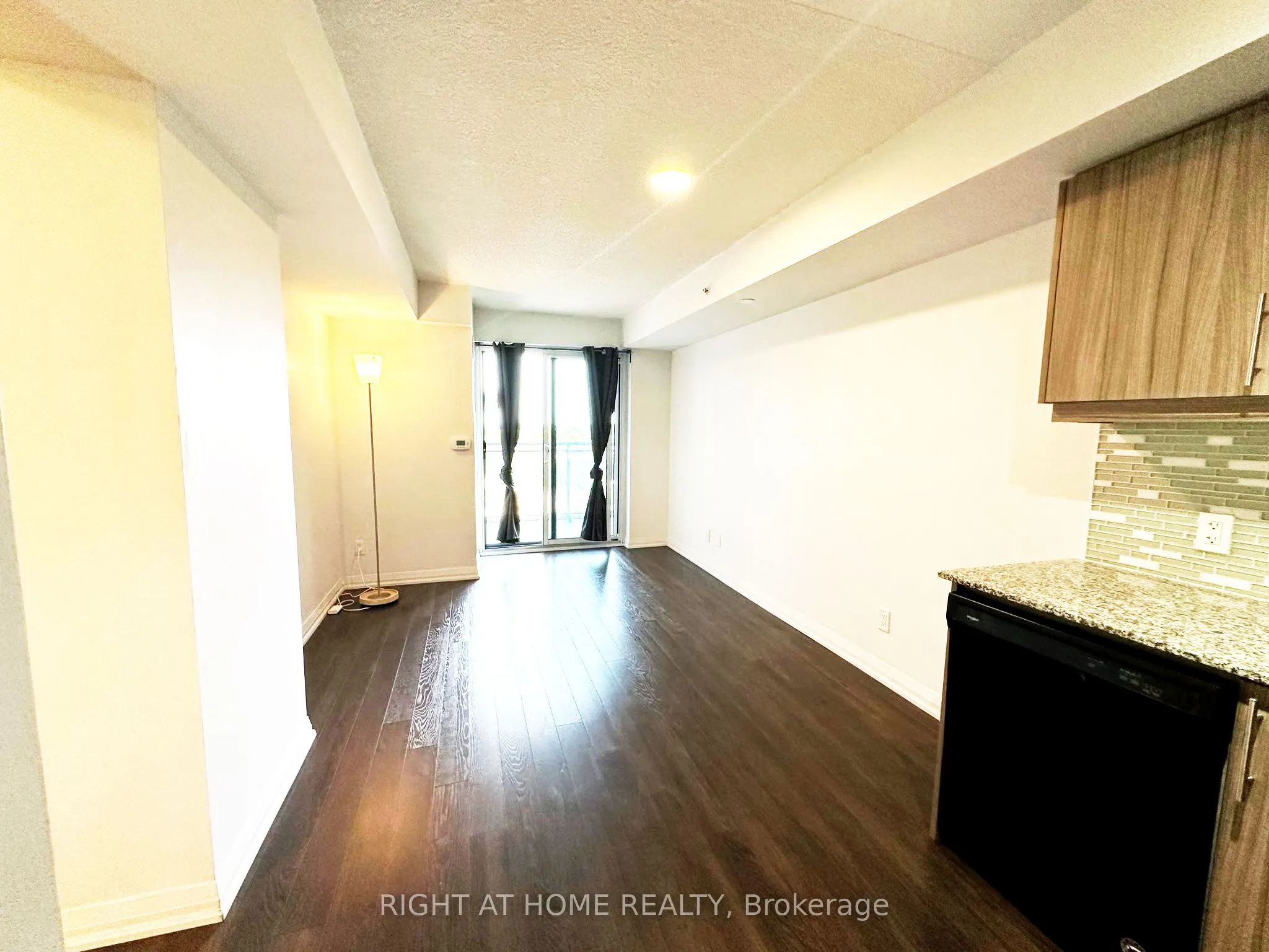 30 Meadowglen Place, #501