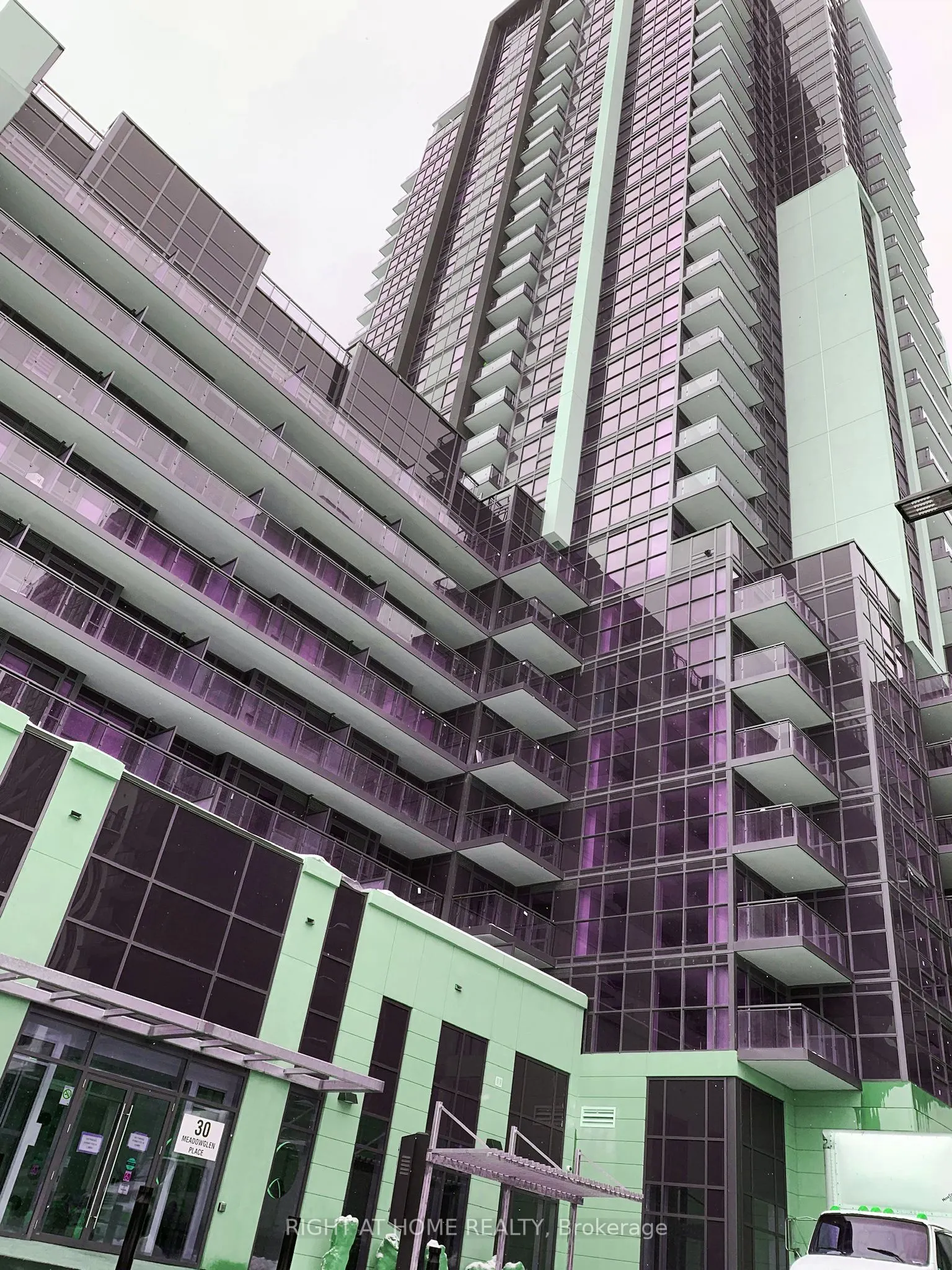 30 Meadowglen Place, #501