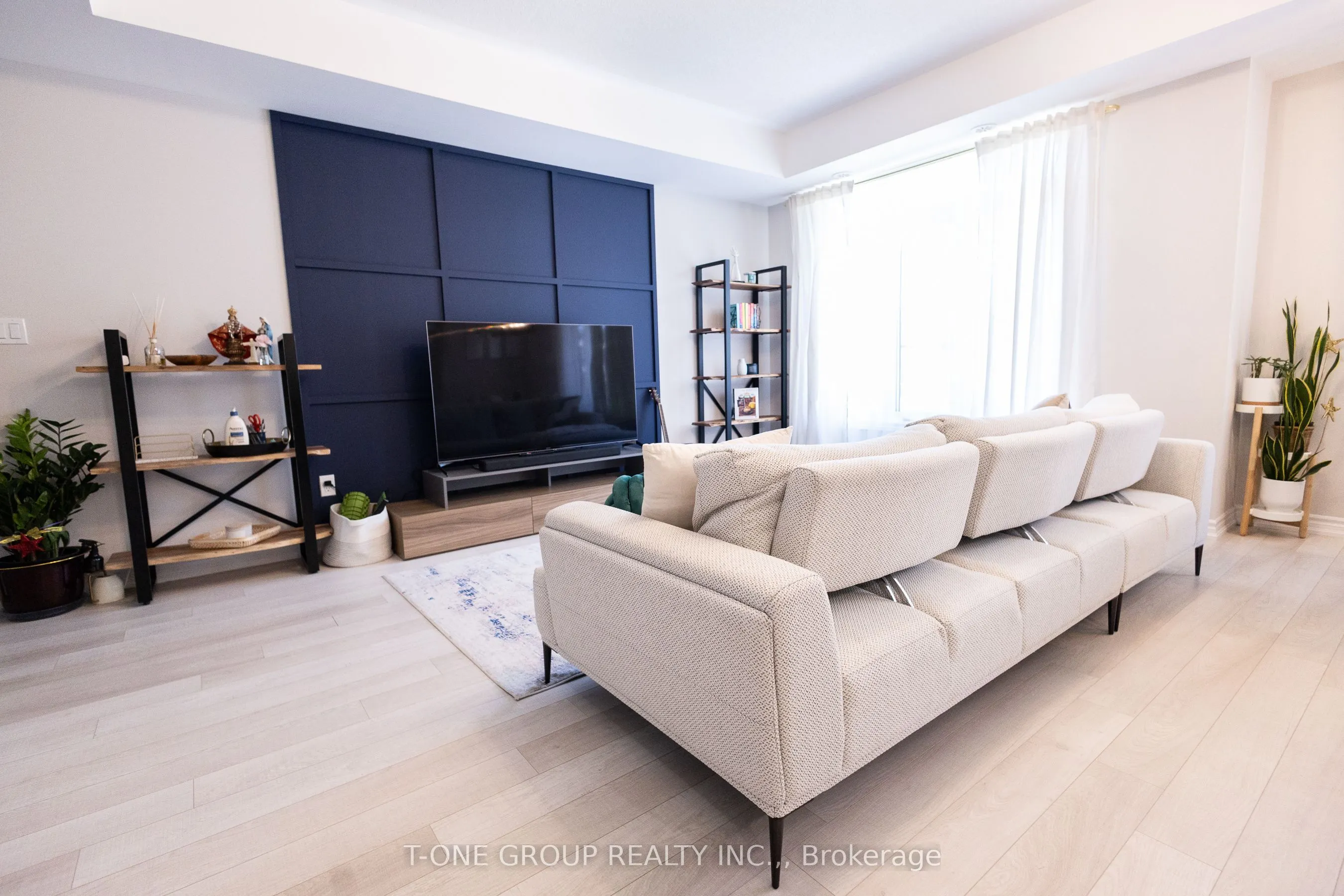 2728 William Jackson Drive, #7