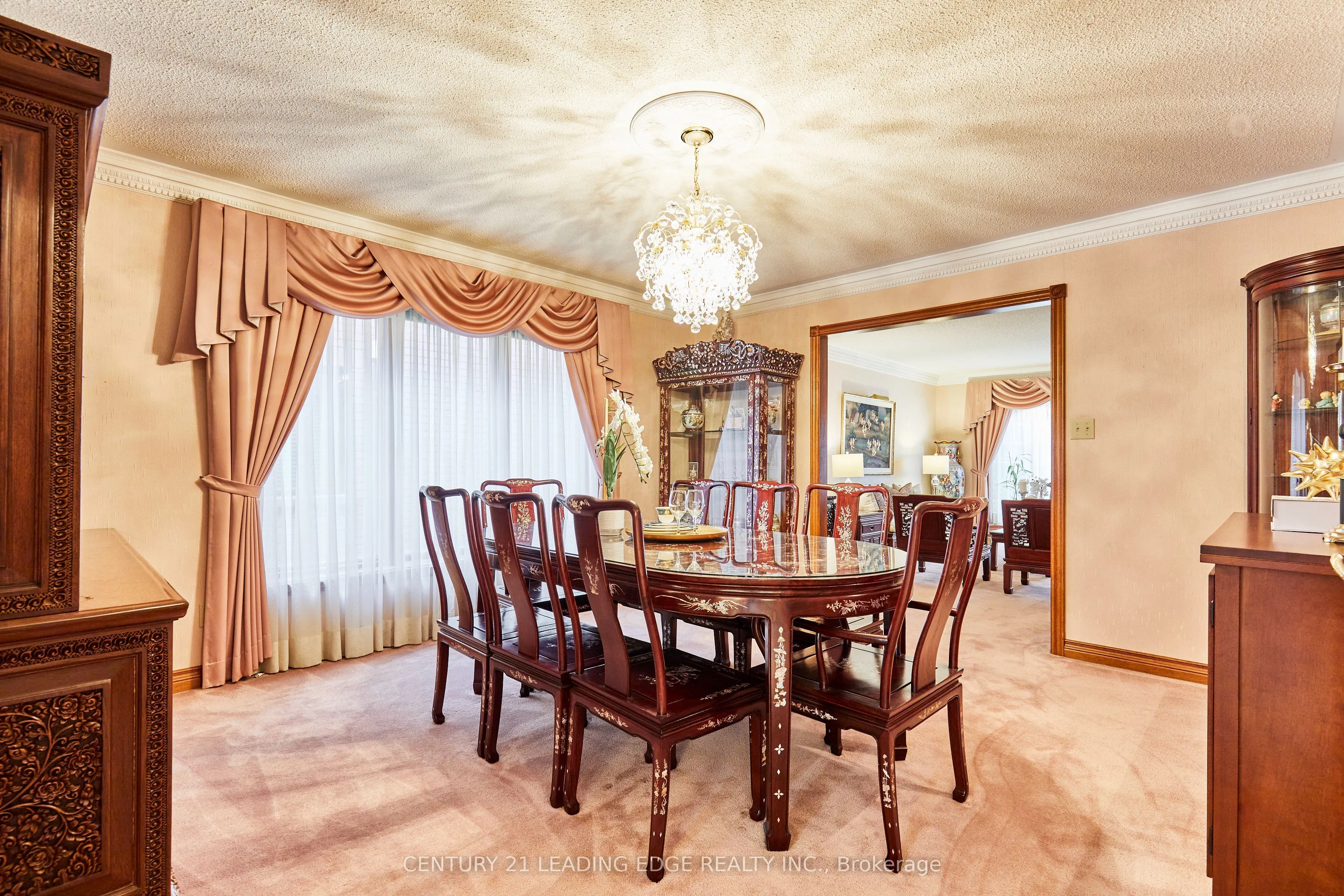 1127 OSHAWA Boulevard N