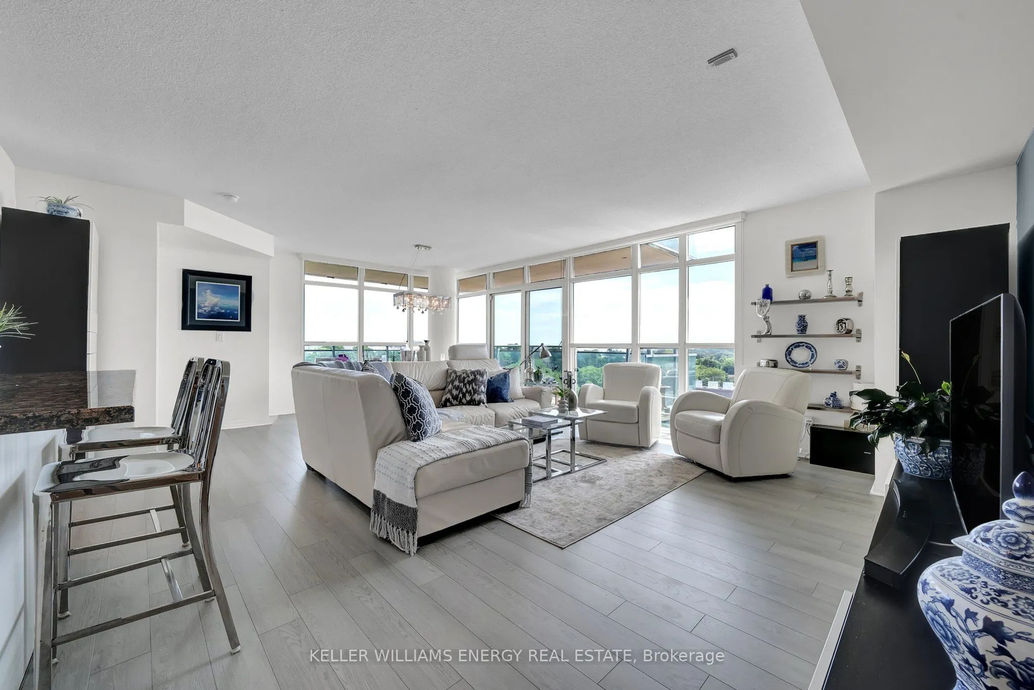 1600 Charles Street, #1012