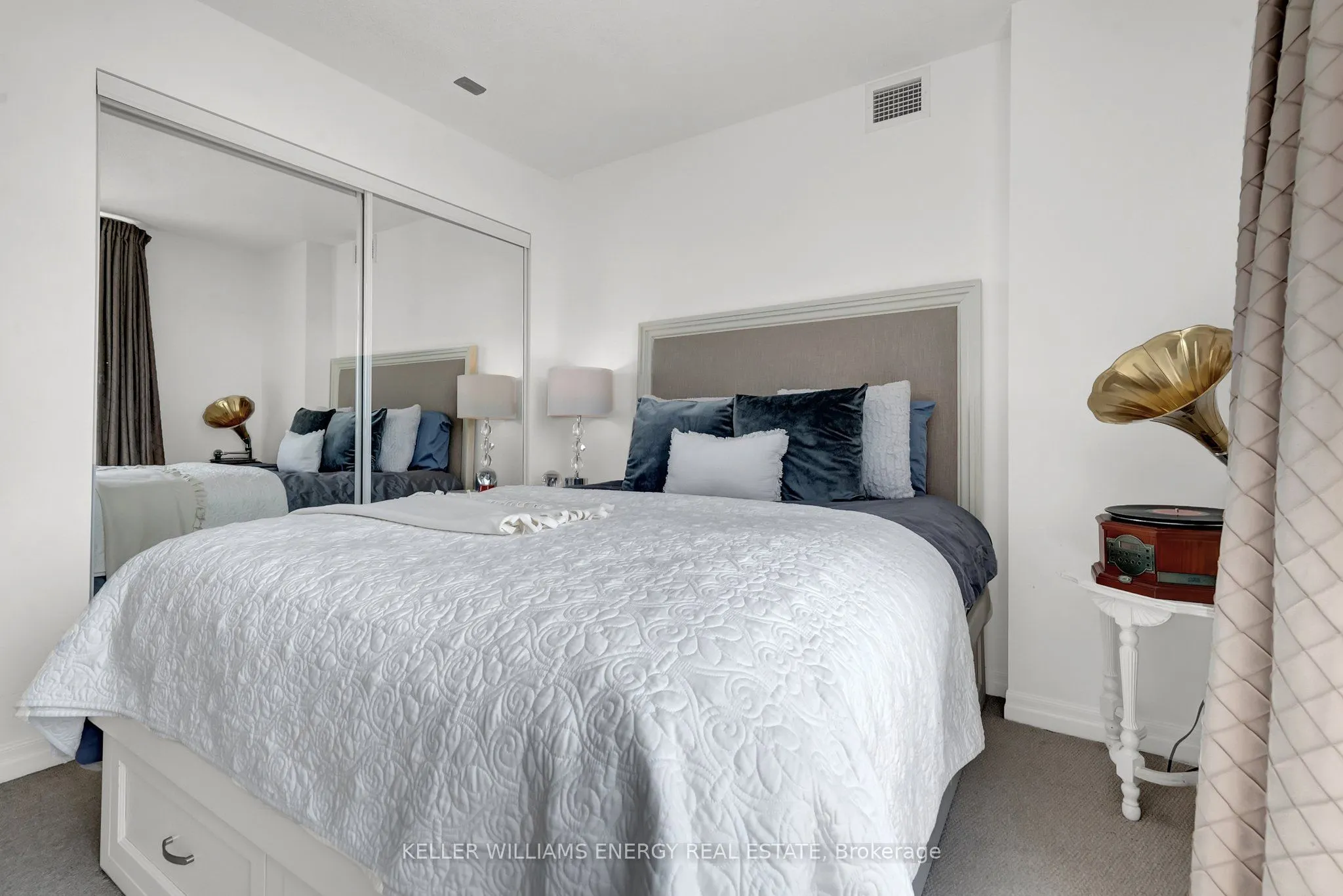 1600 Charles Street, #1012