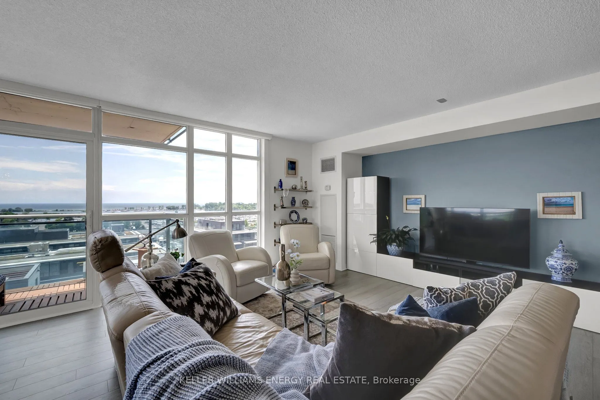 1600 Charles Street, #1012