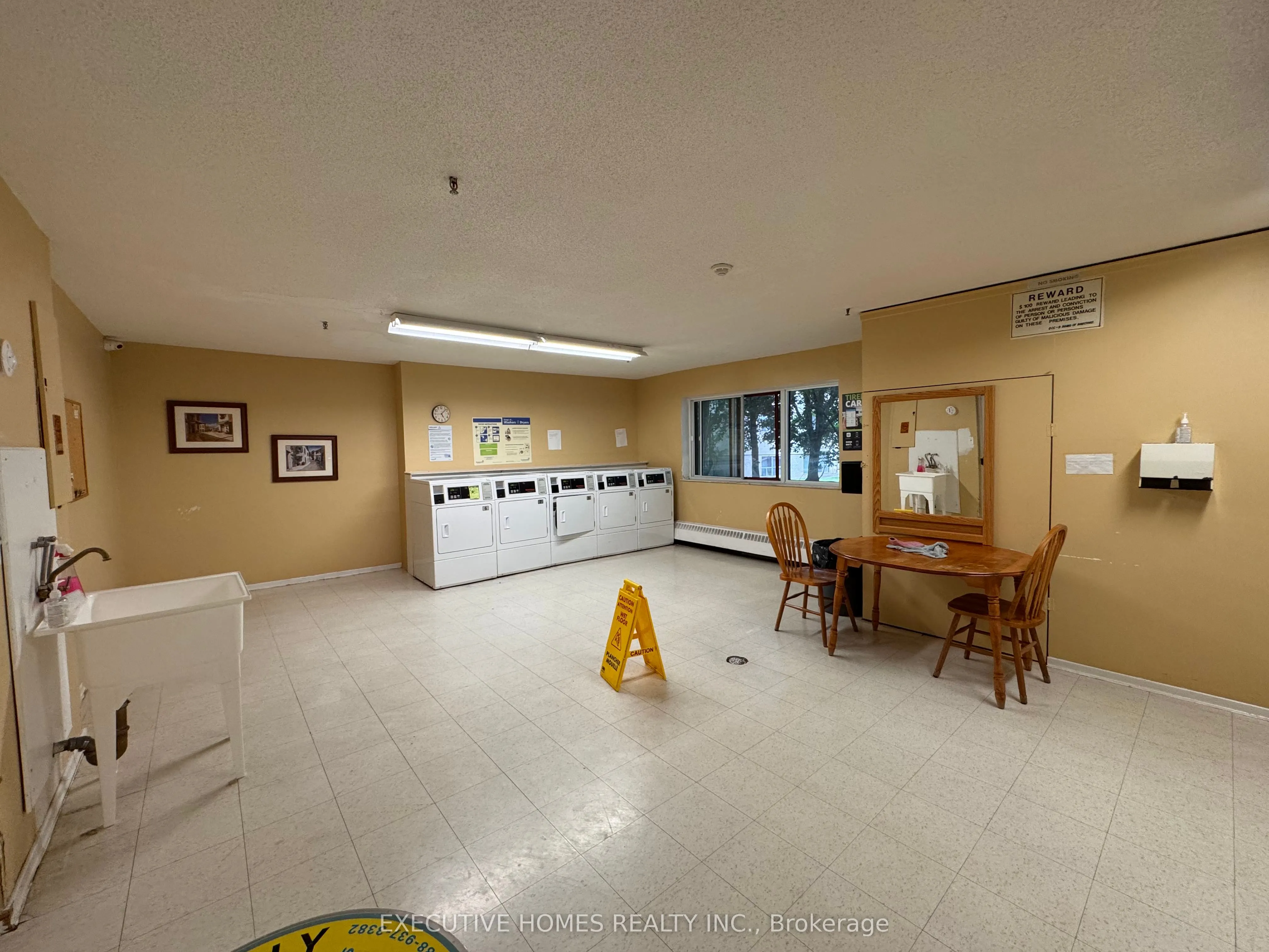 900 Glen Street, #414