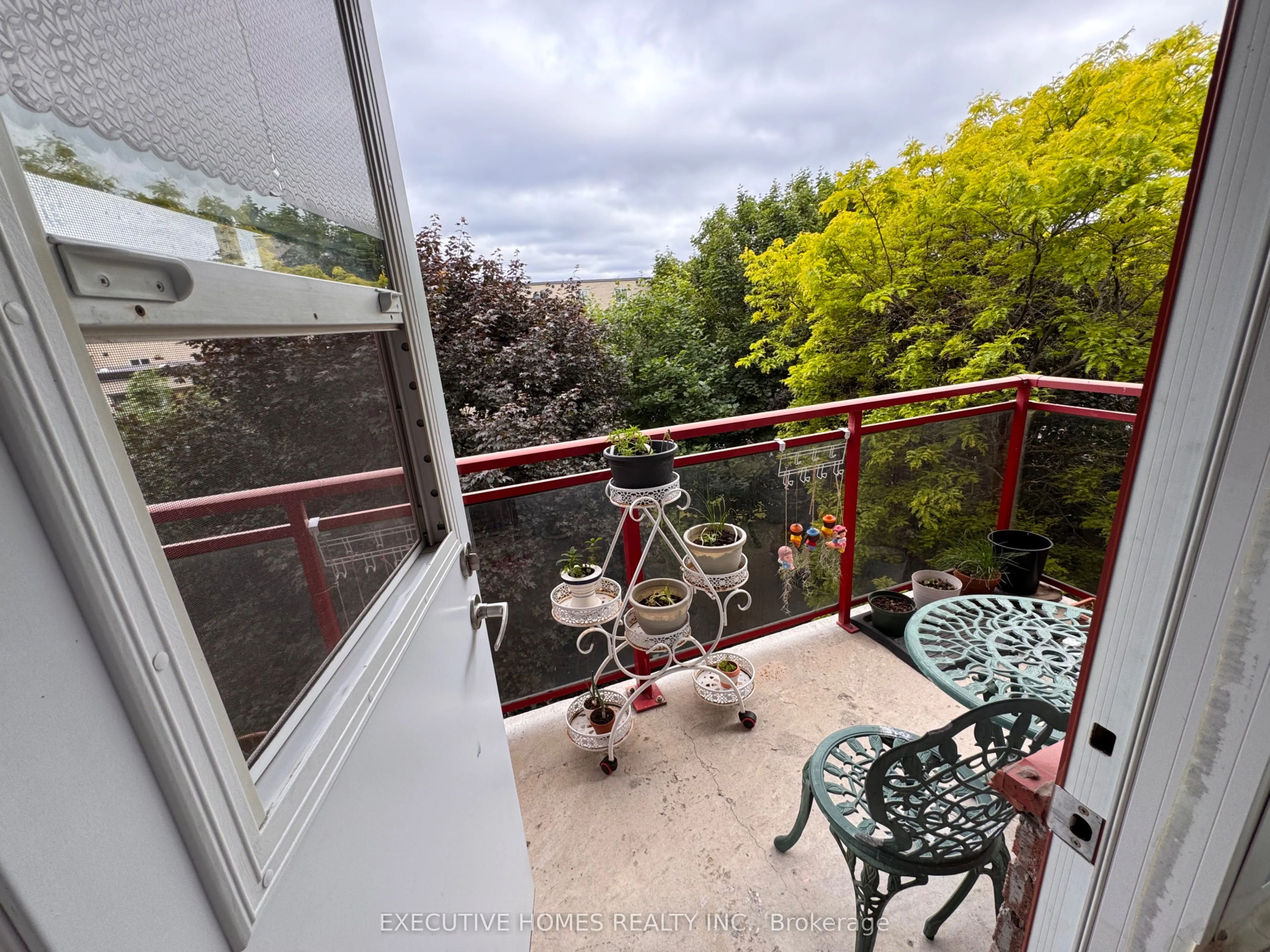 900 Glen Street, #414