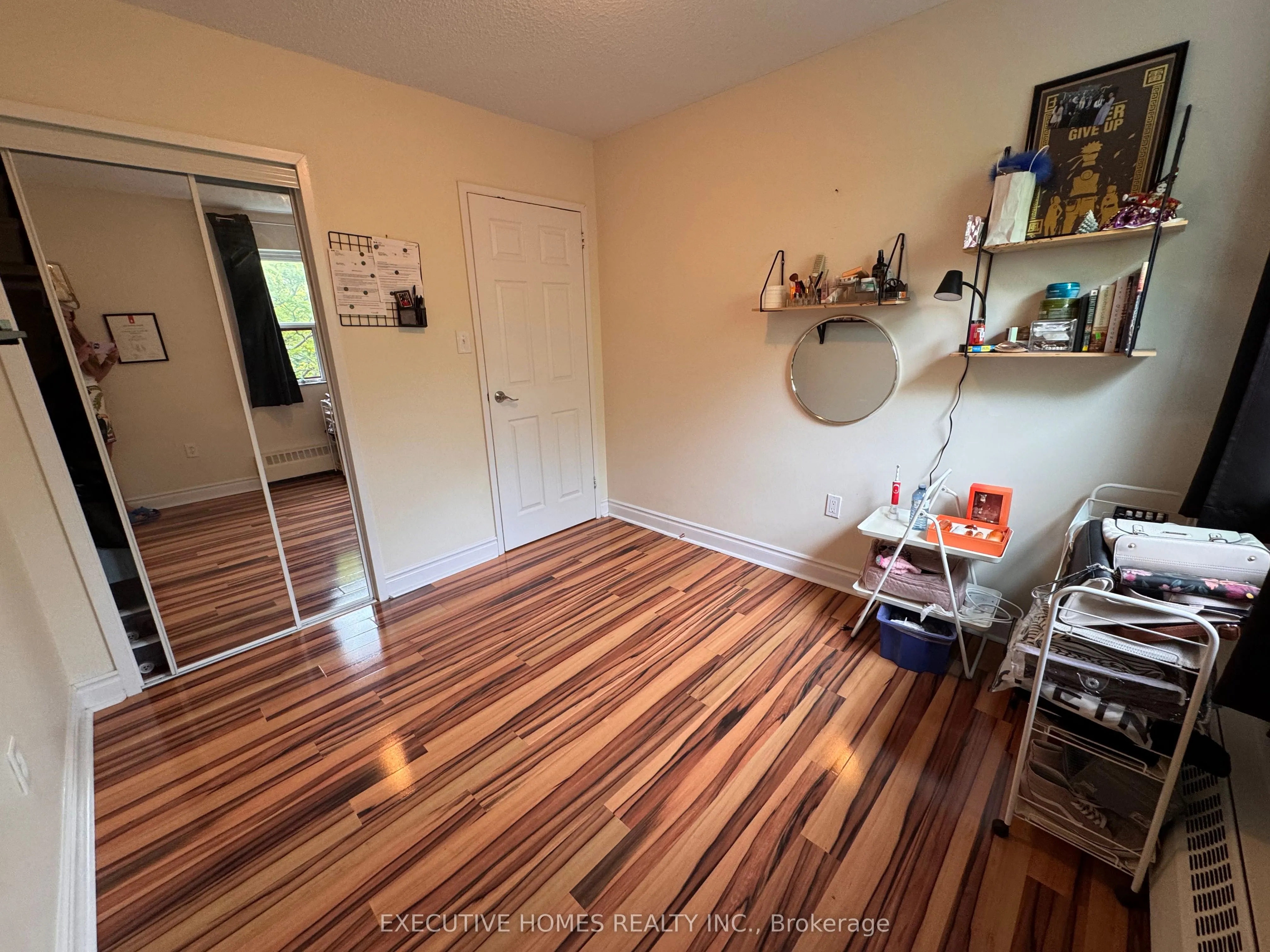 900 Glen Street, #414