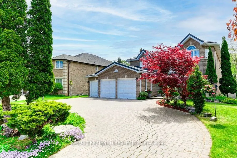 23 White Avenue