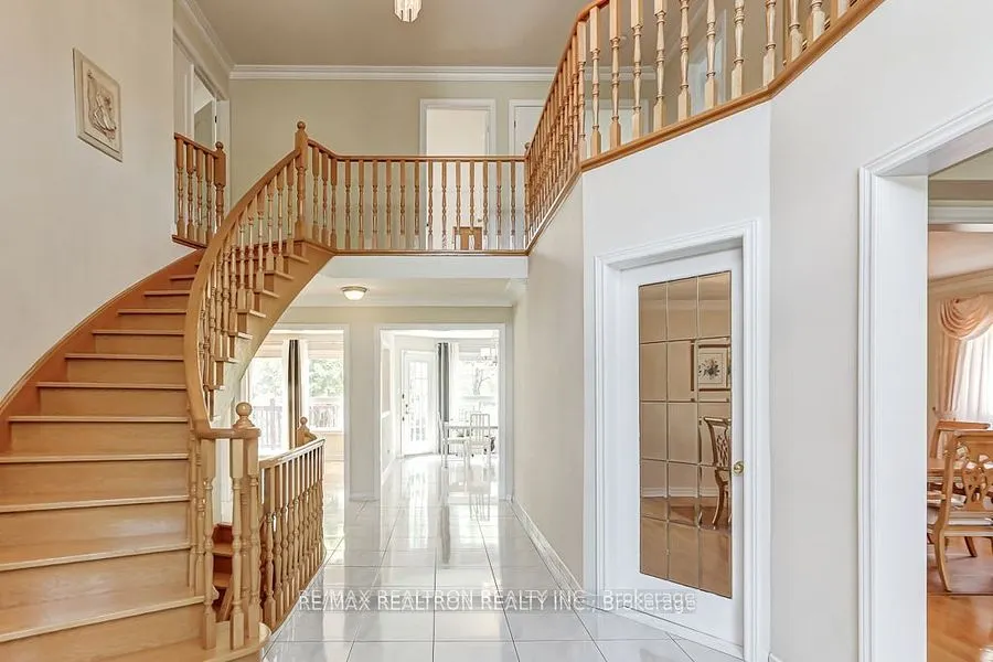 23 White Avenue