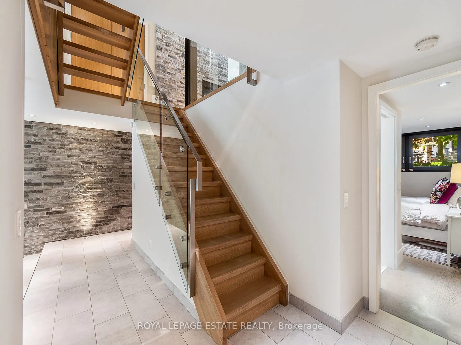 11 Pine Crescent