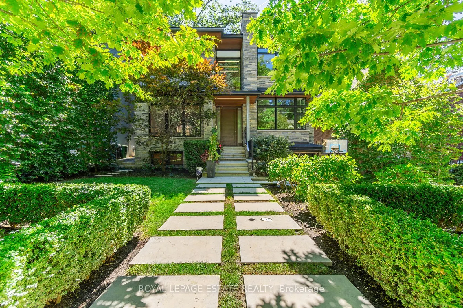 11 Pine Crescent