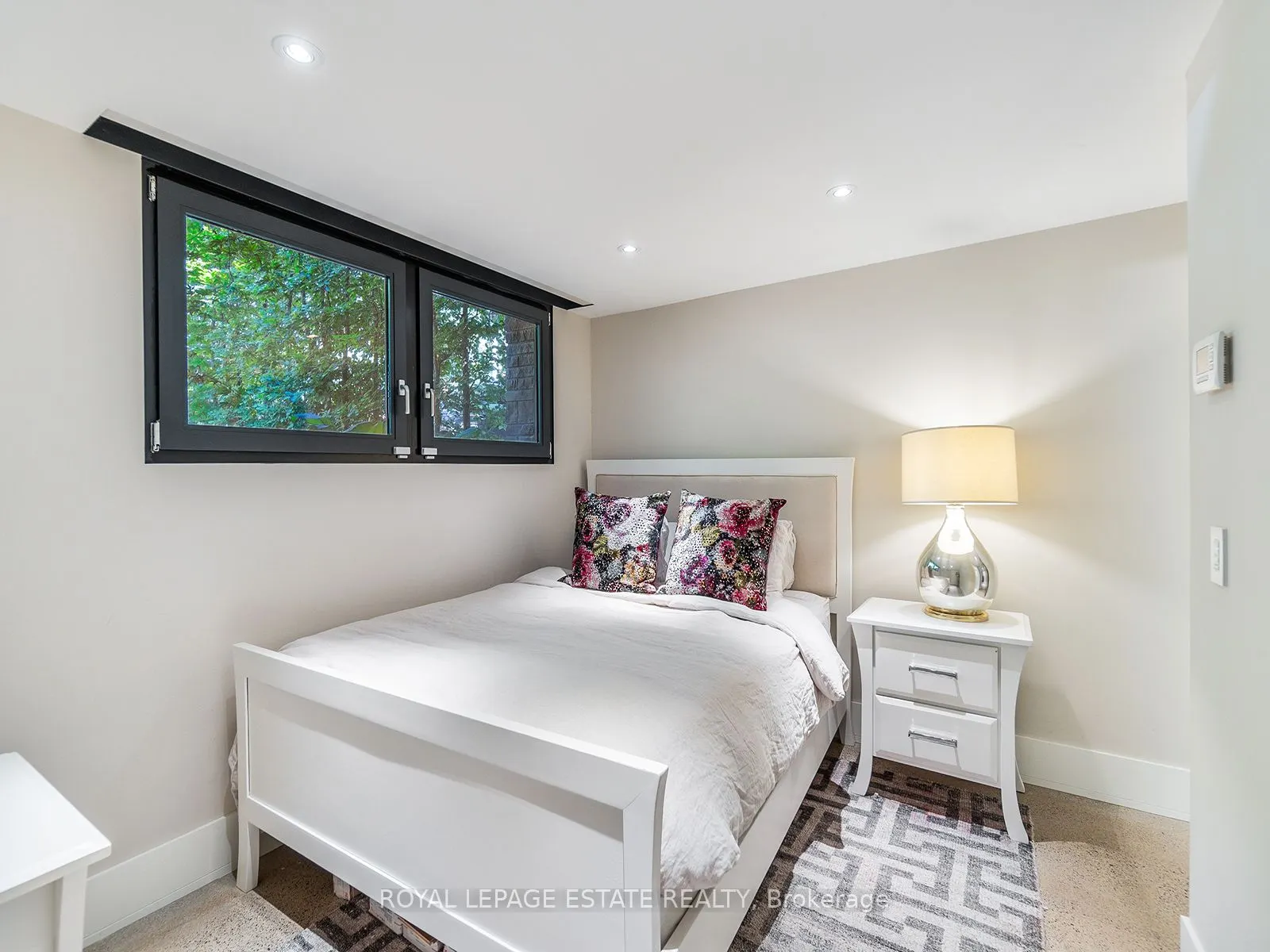11 Pine Crescent
