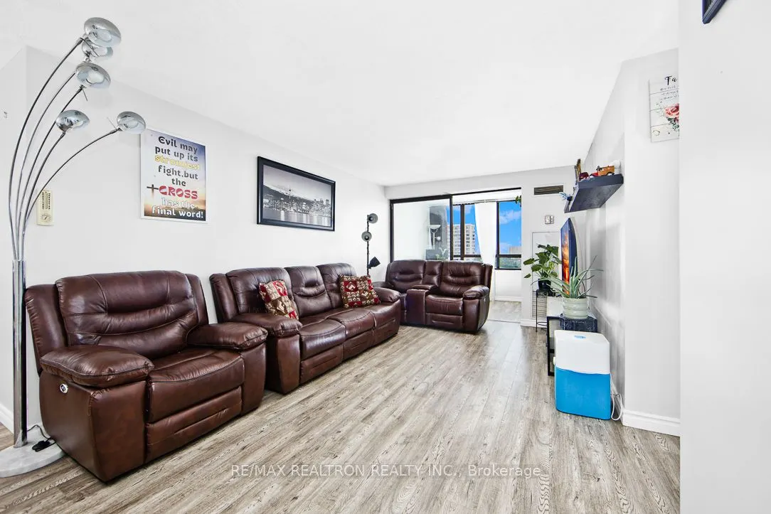 25 Bamburgh Circle #1133