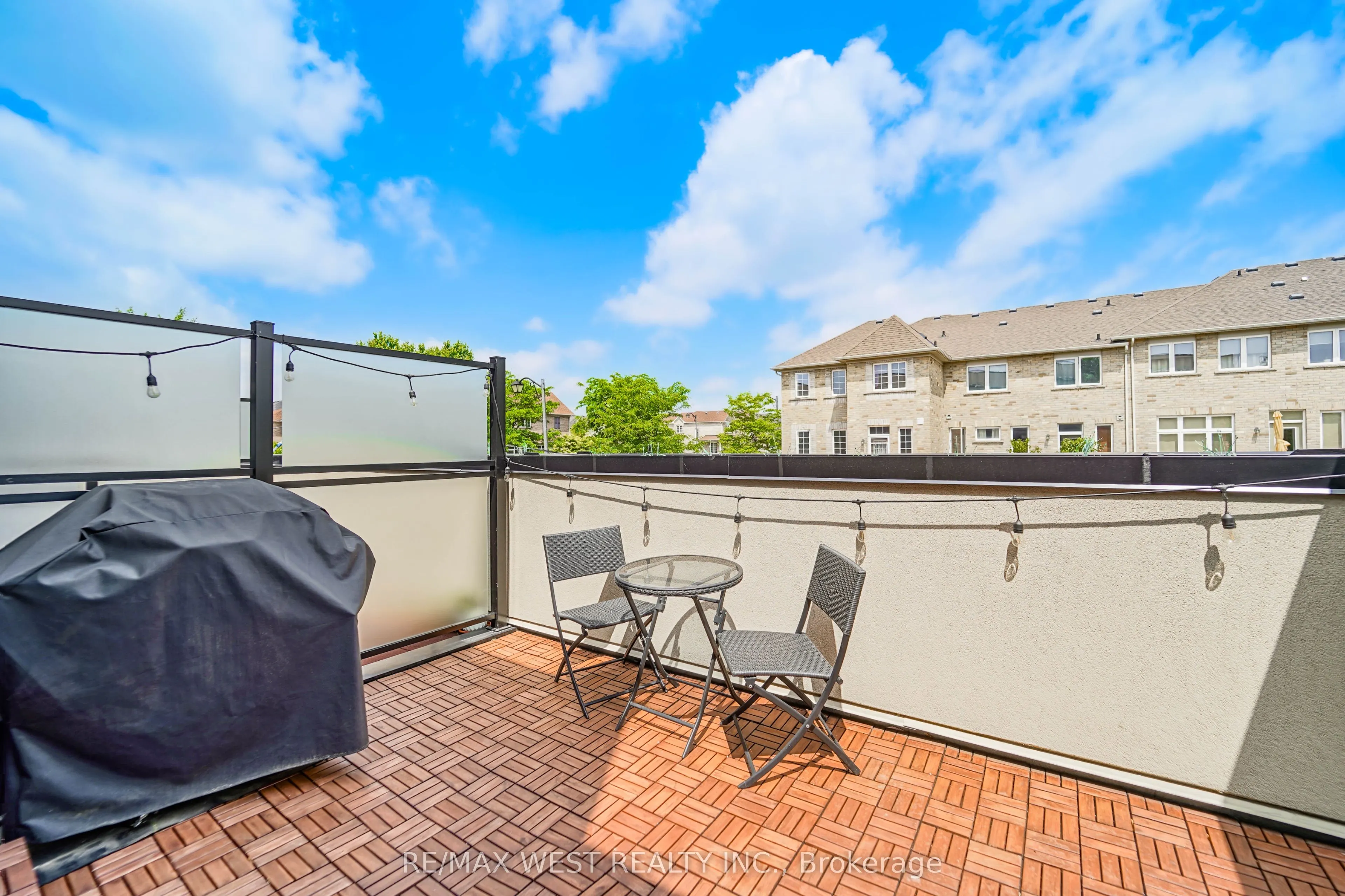 3686 St Clair Avenue E, #110