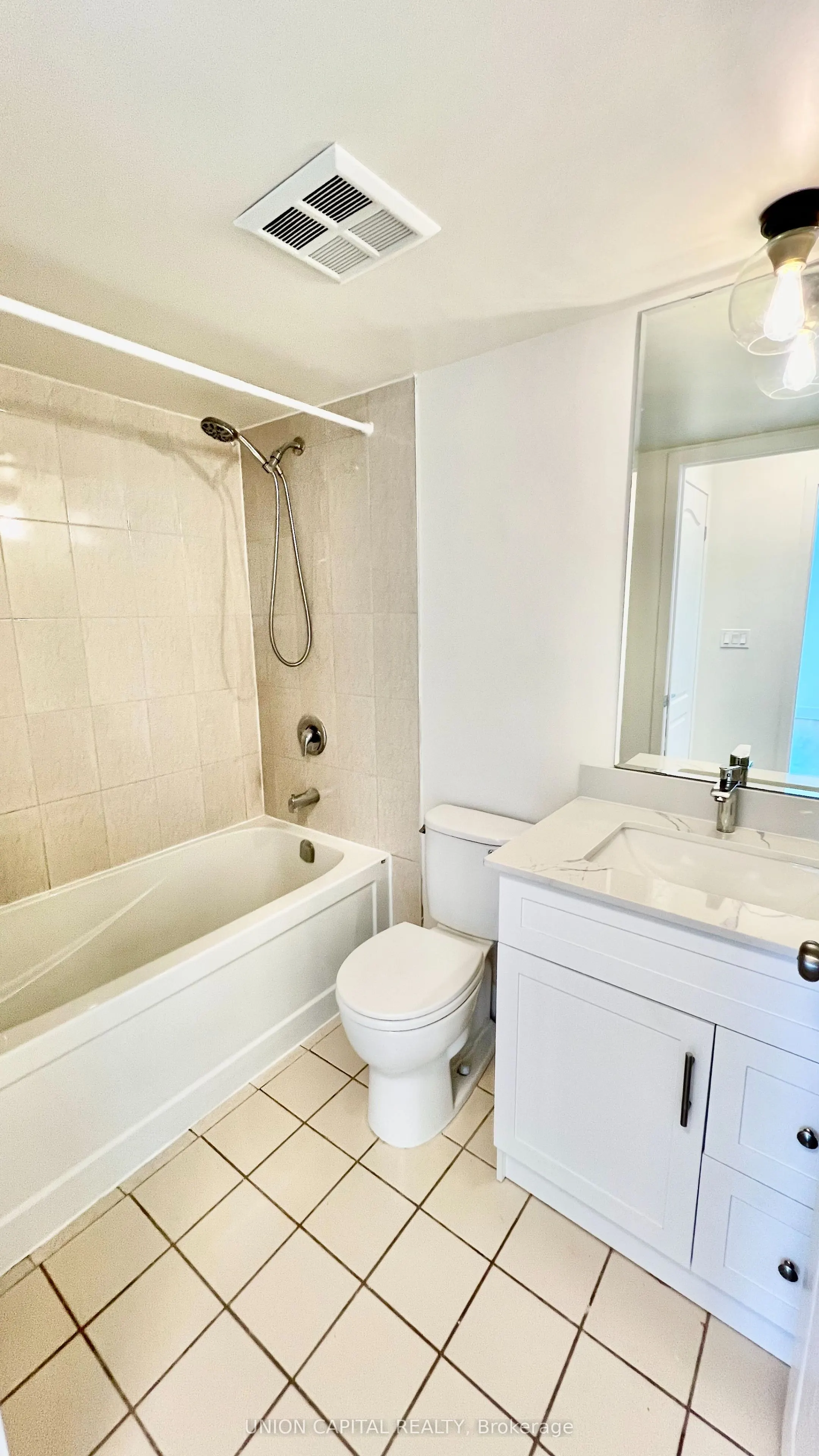 38 Lee Centre Drive S, #1907