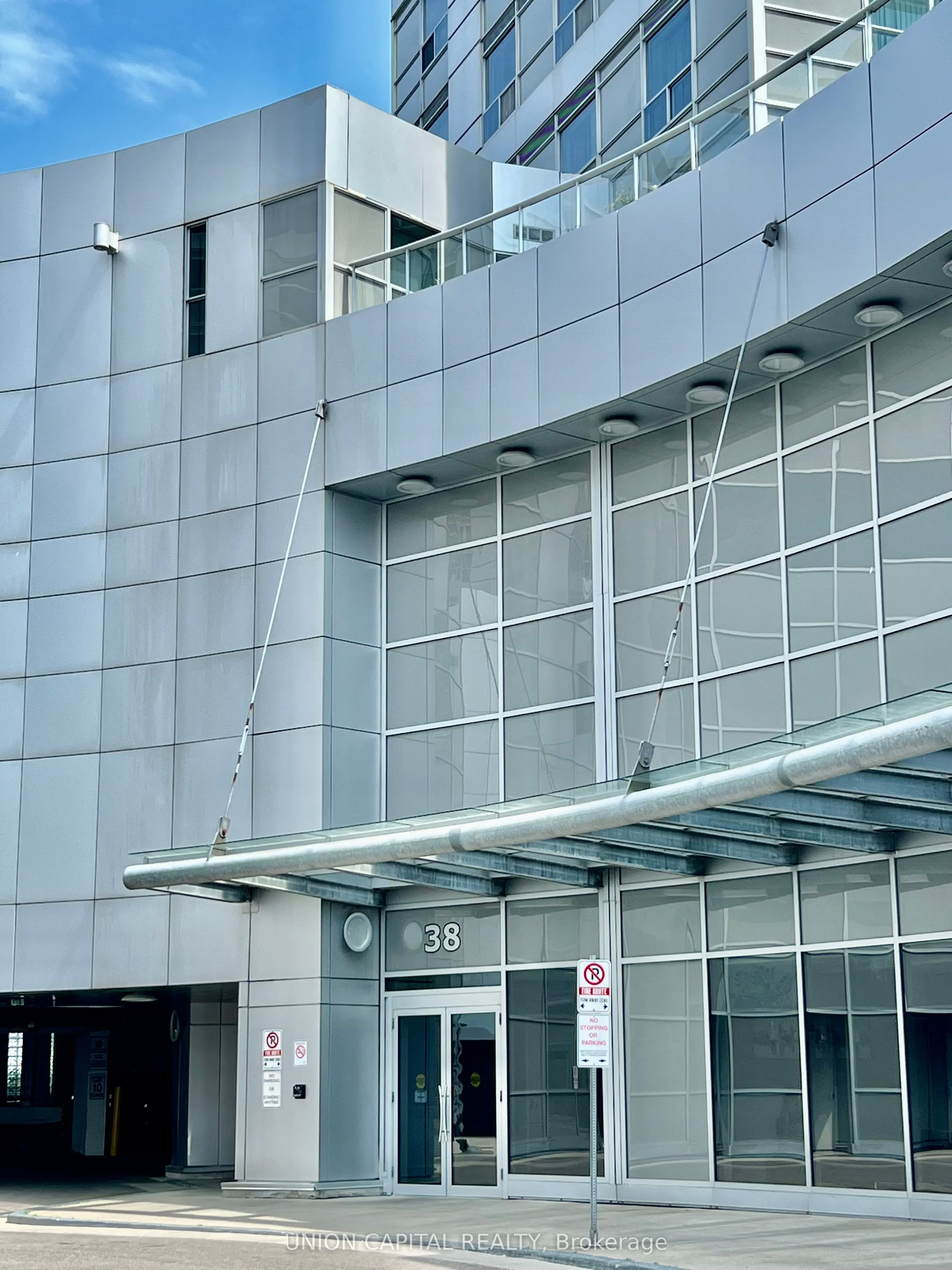 38 Lee Centre Drive S, #1907