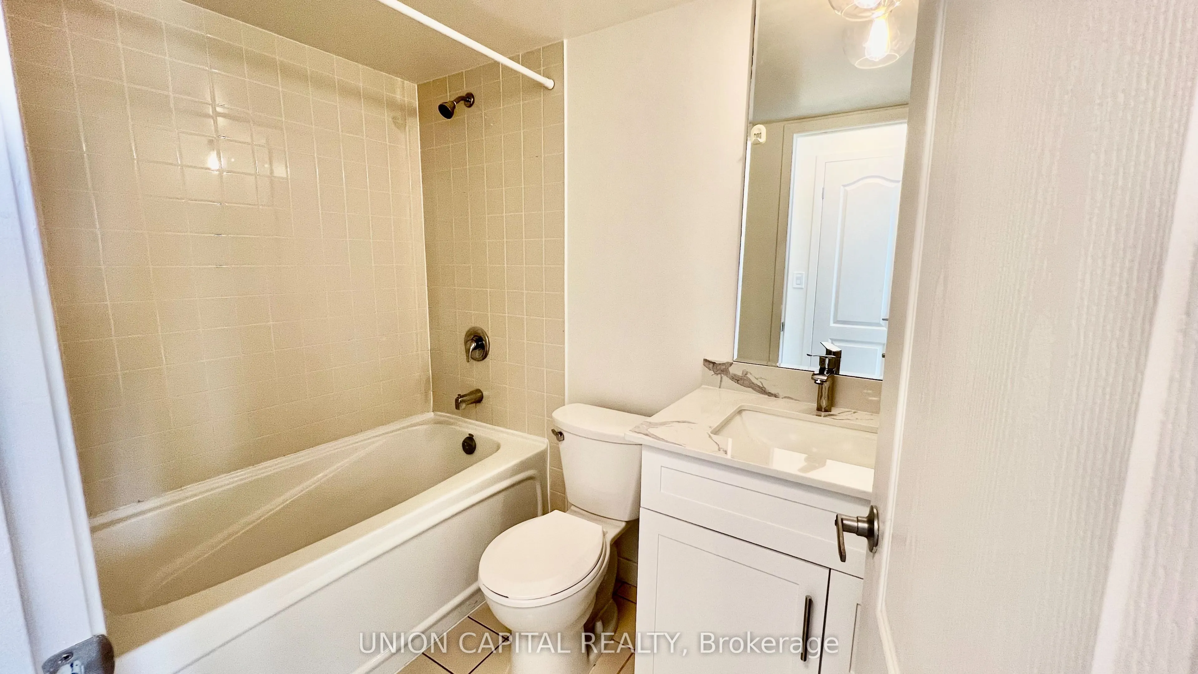 38 Lee Centre Drive S, #1907