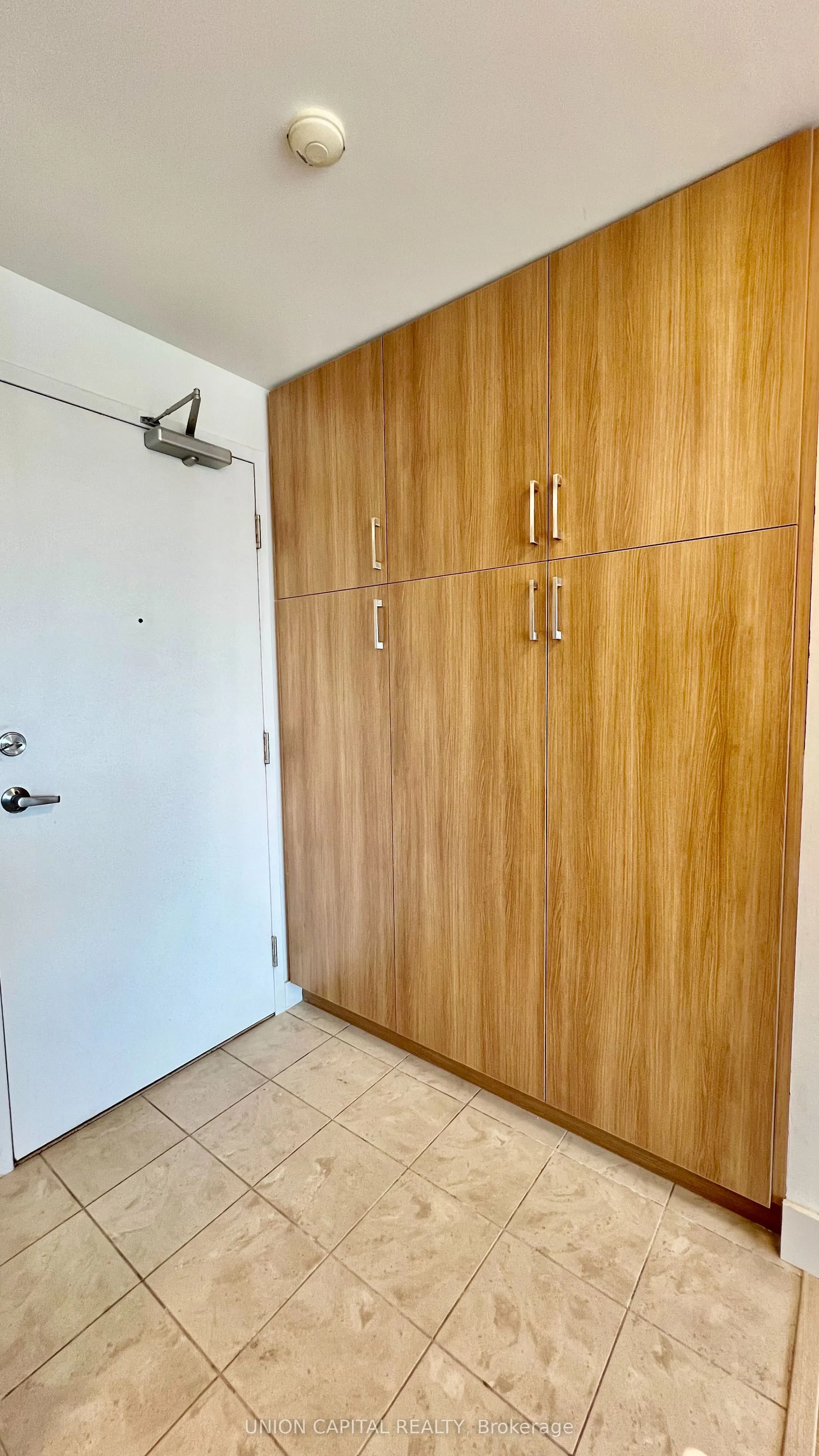 38 Lee Centre Drive S, #1907