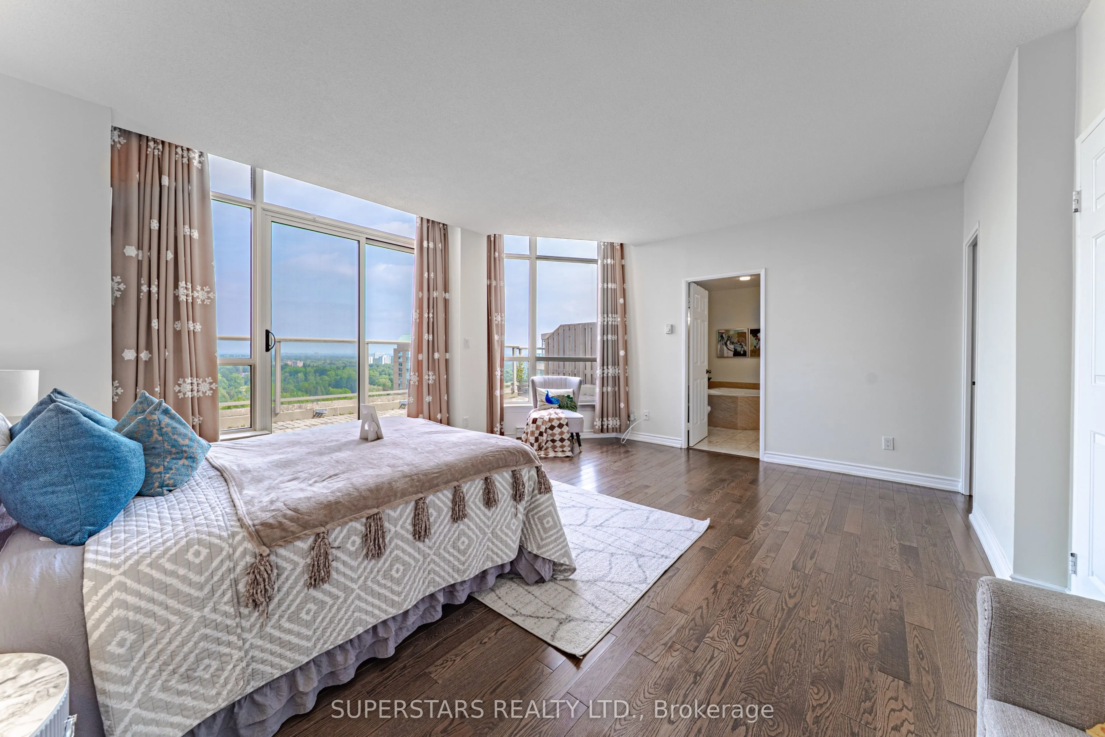 20 Guildwood Parkway, #PH14
