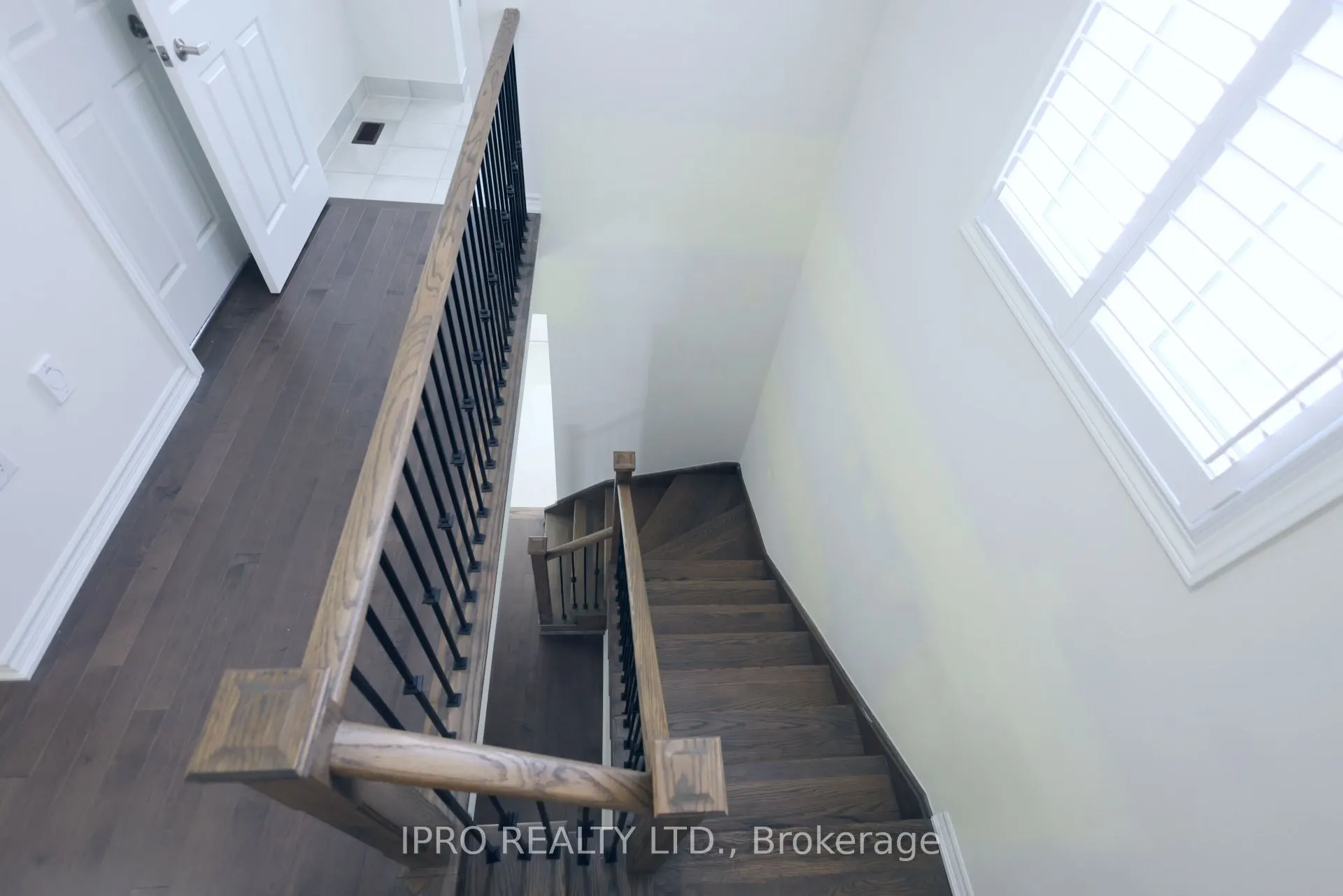 327 Northglen Boulevard